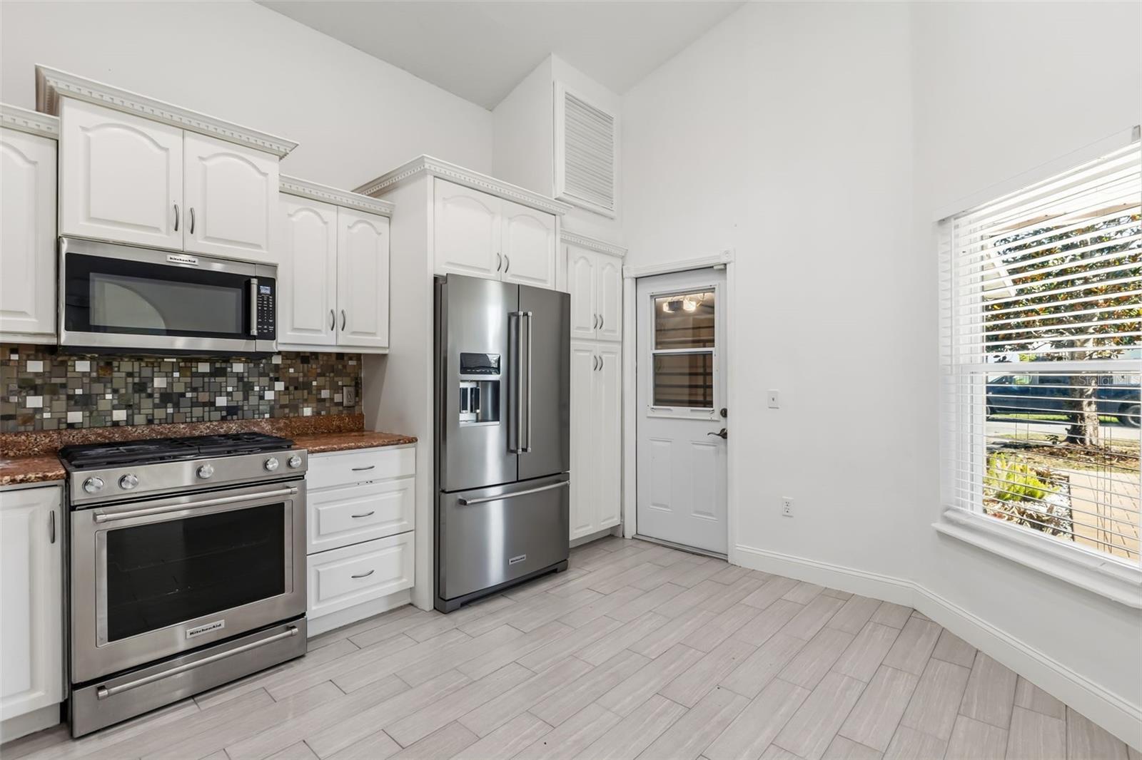 1746 Westminster Trl Property Photo 8