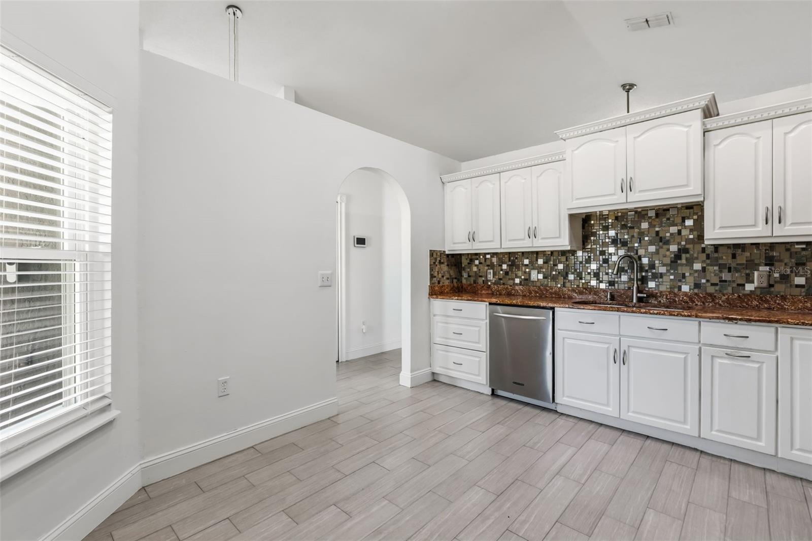 1746 Westminster Trl Property Photo 9