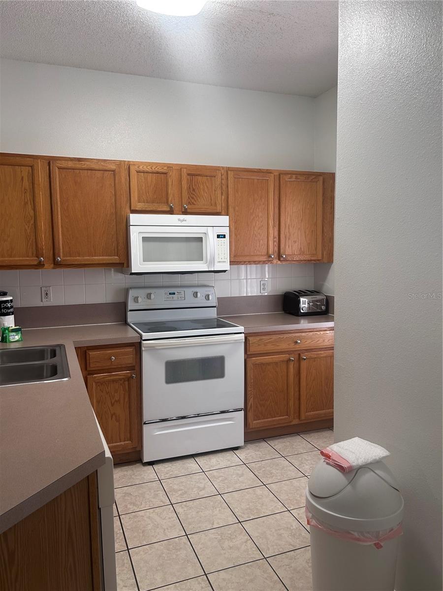 1064 Park Ridge Cir Property Photo 4