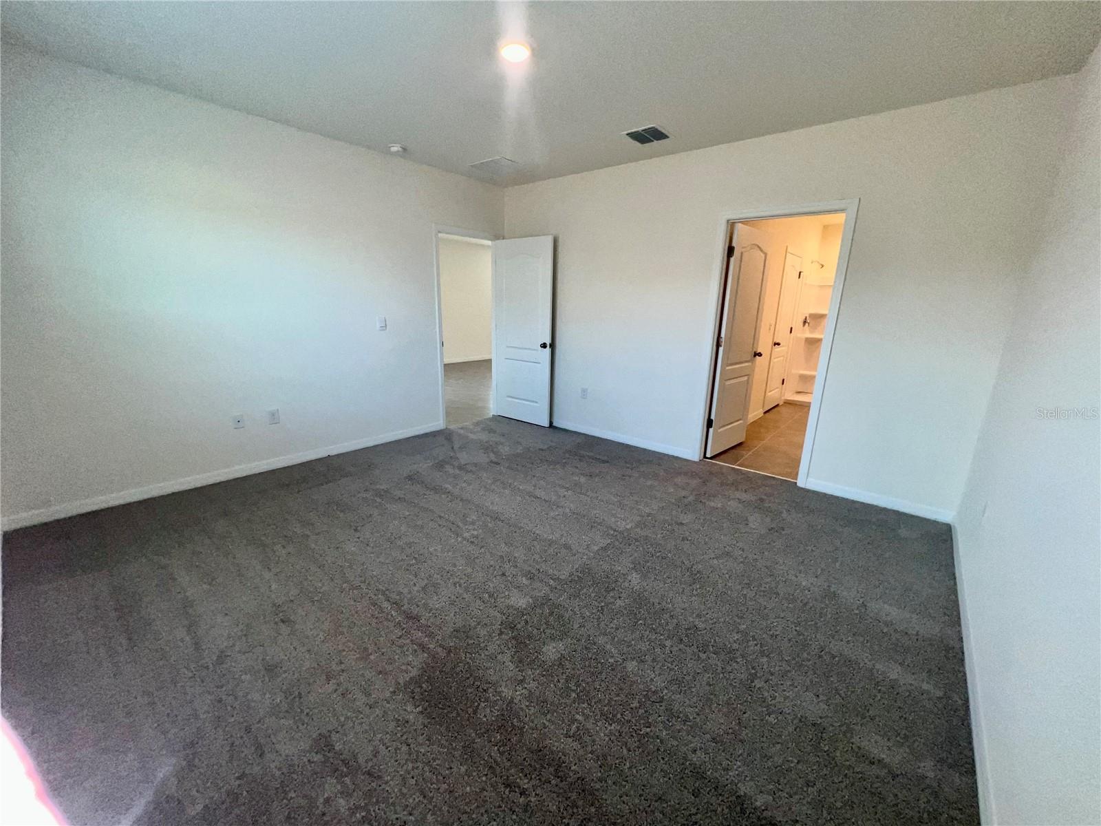 7086 Cattle Egret Dr Property Photo 5
