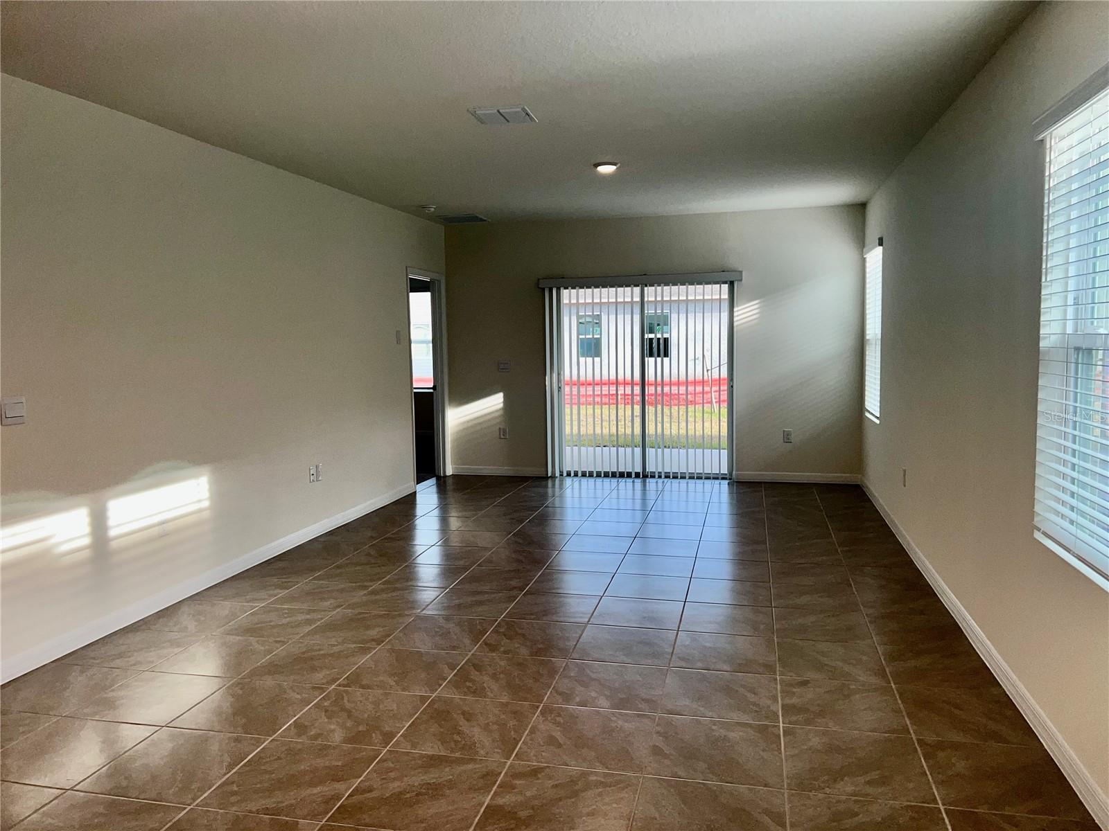 7086 Cattle Egret Dr Property Photo 8