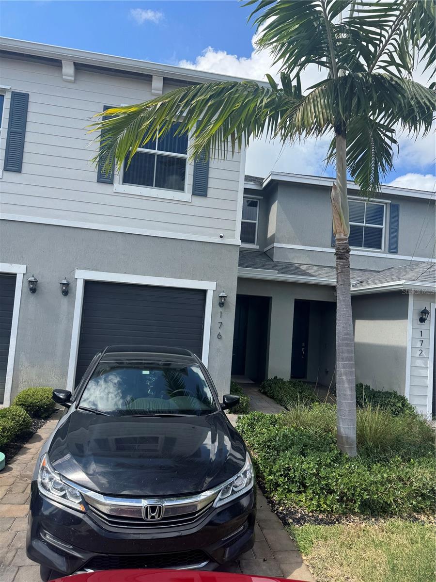 176 Bandol St Property Photo 1