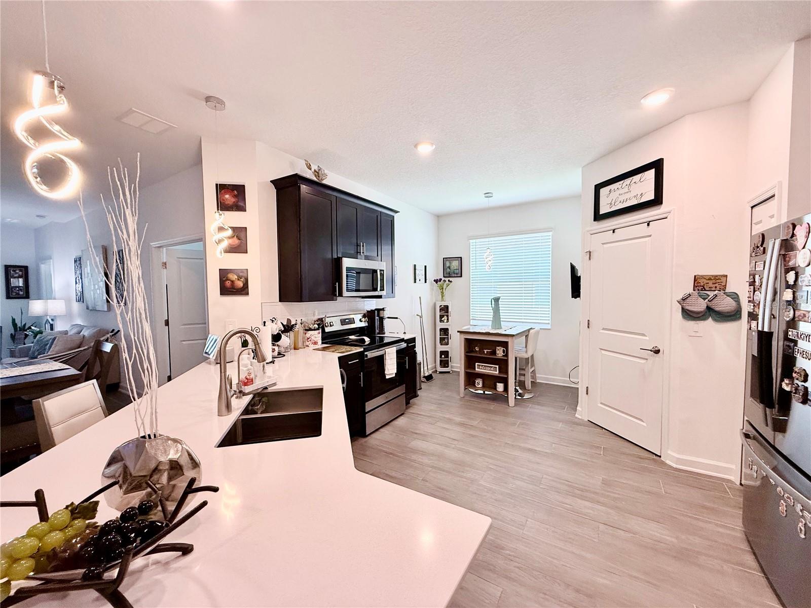 1578 Contentment Loop Property Photo 5