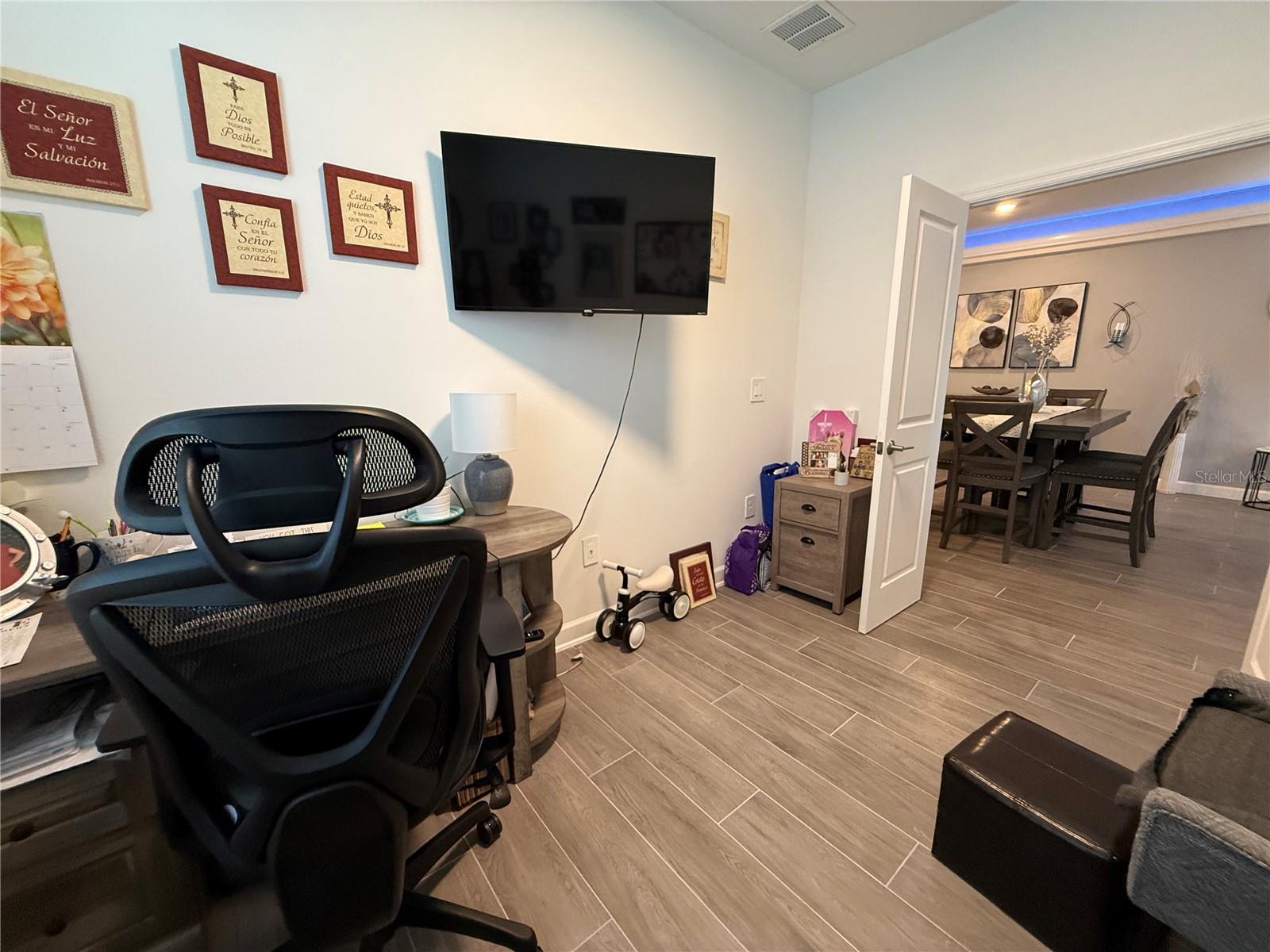 1578 Contentment Loop Property Photo 12