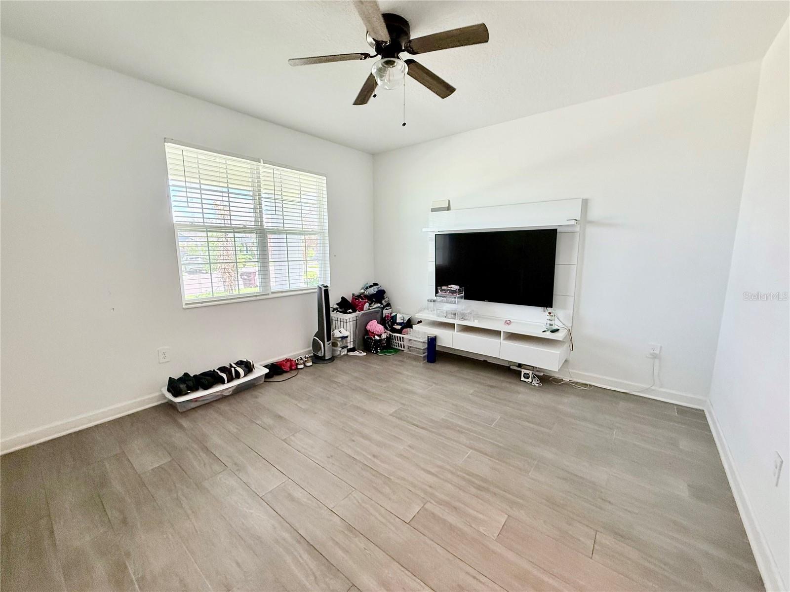 1578 Contentment Loop Property Photo 15