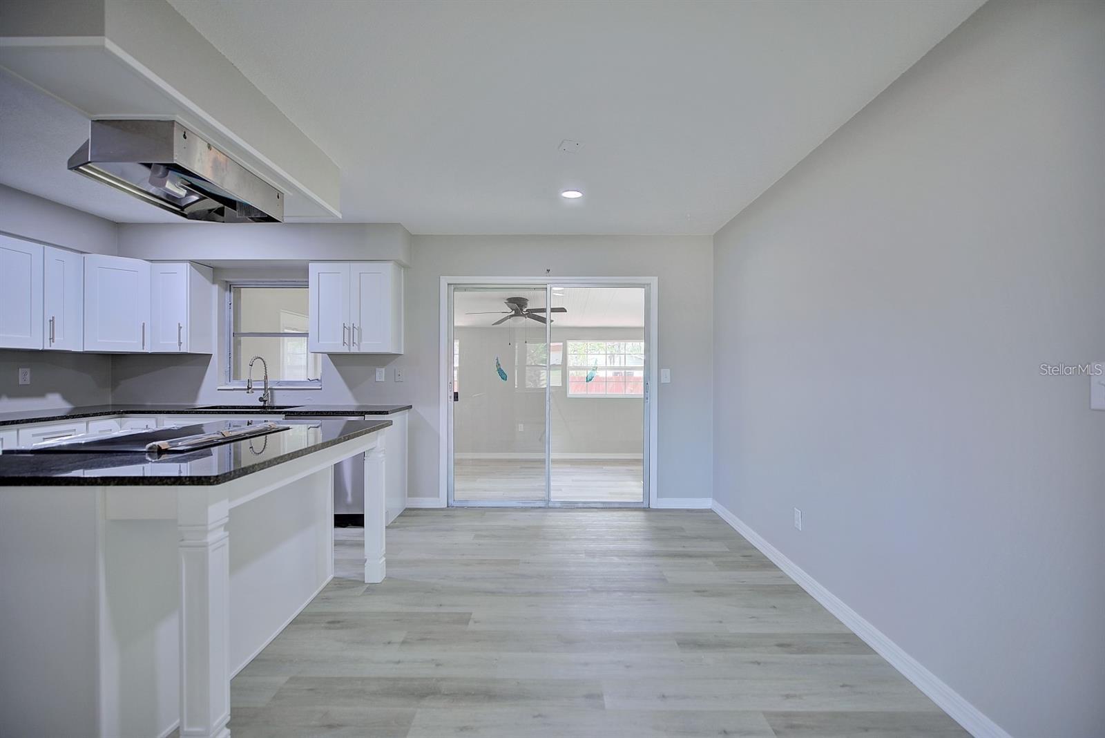 503 Rich St Property Photo 10