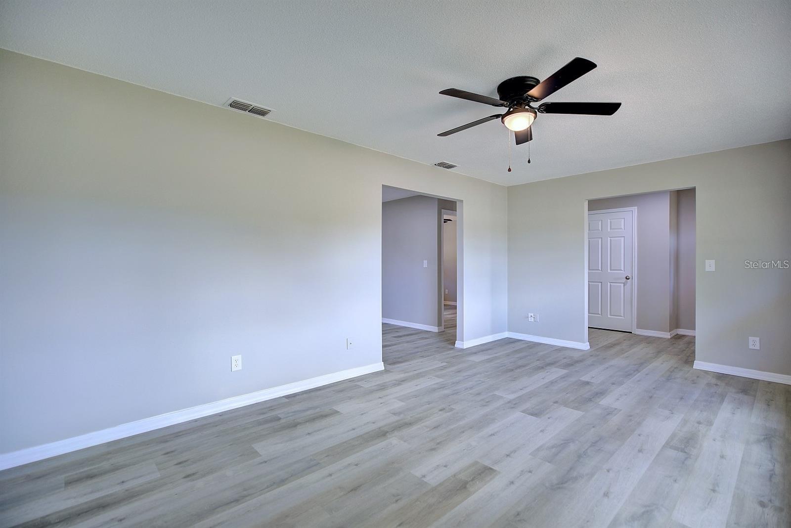 503 Rich St Property Photo 14