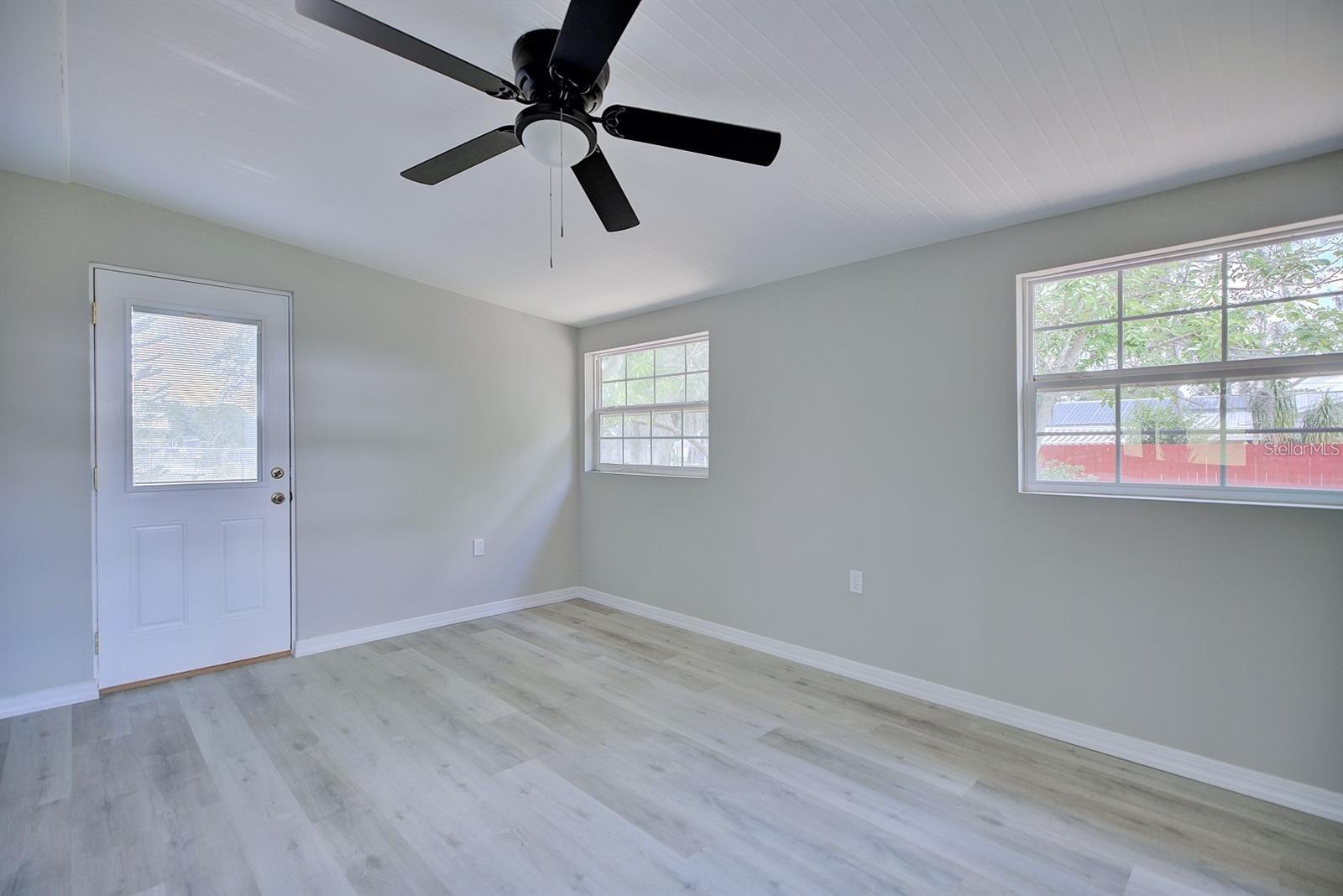 503 Rich St Property Photo 23