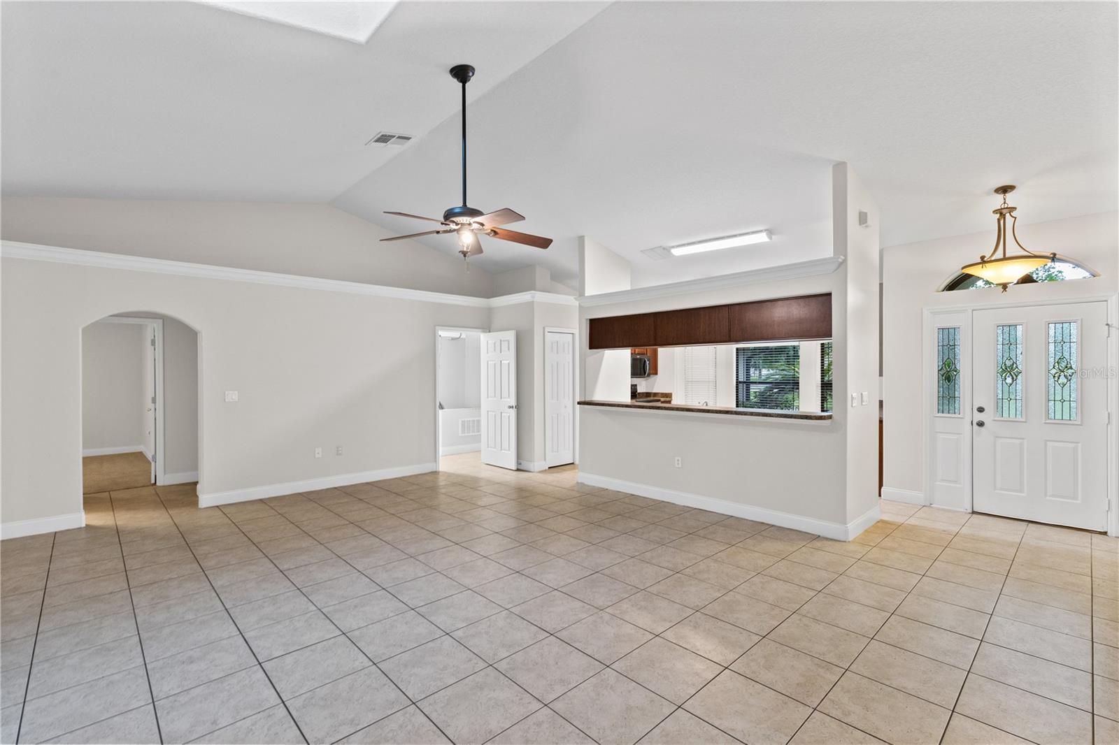 4924 Raylene Way Property Photo 4