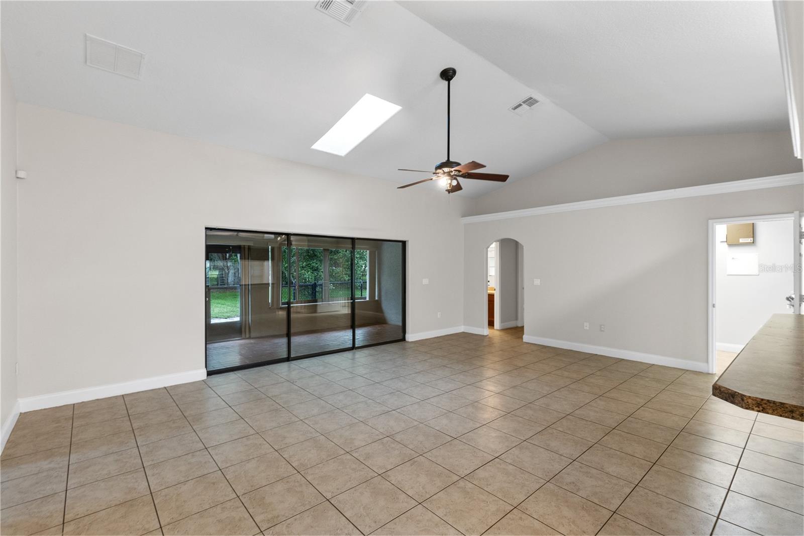 4924 Raylene Way Property Photo 5