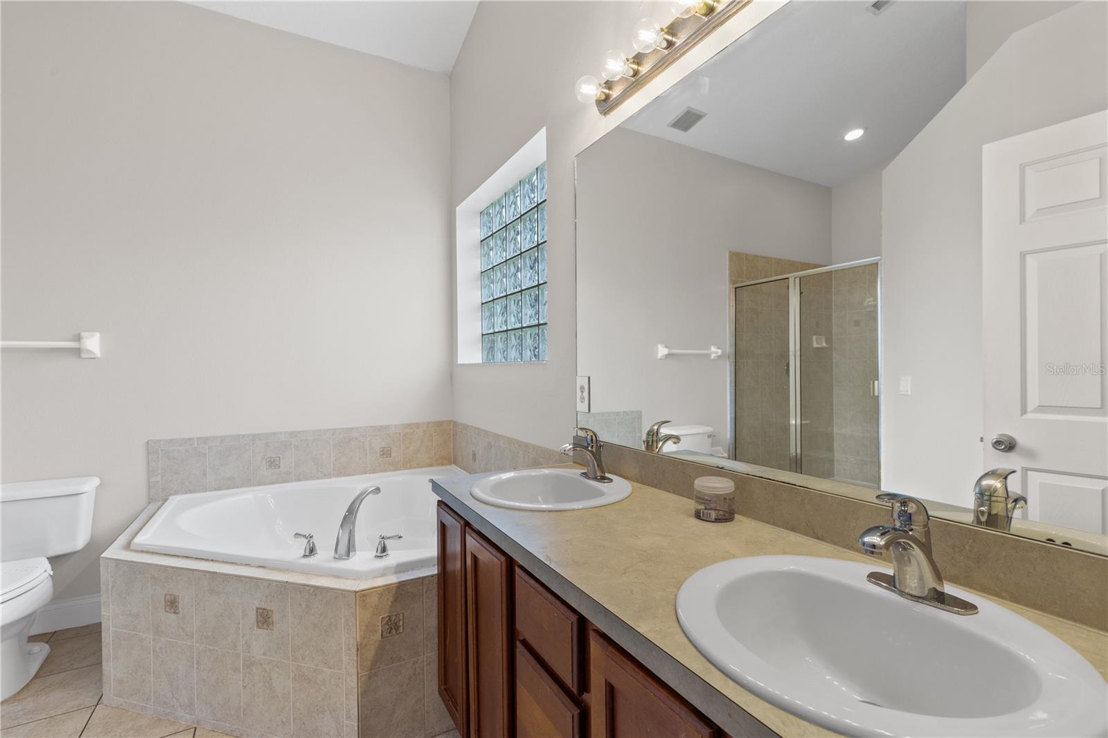 4924 Raylene Way Property Photo 14