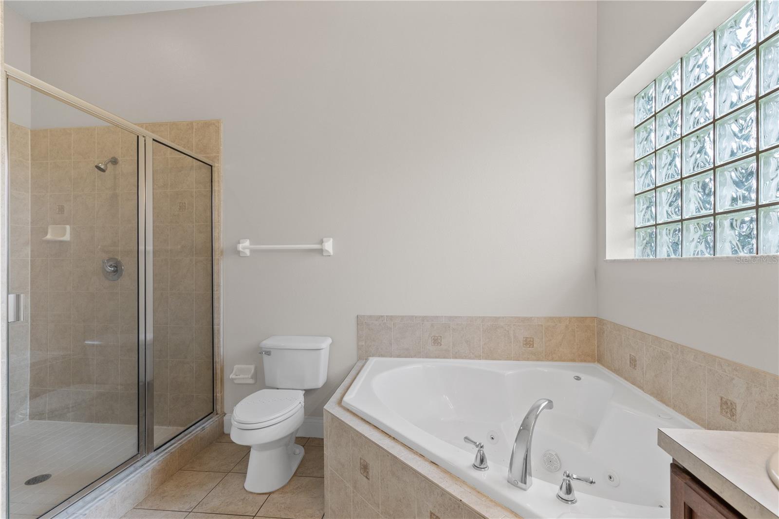 4924 Raylene Way Property Photo 15