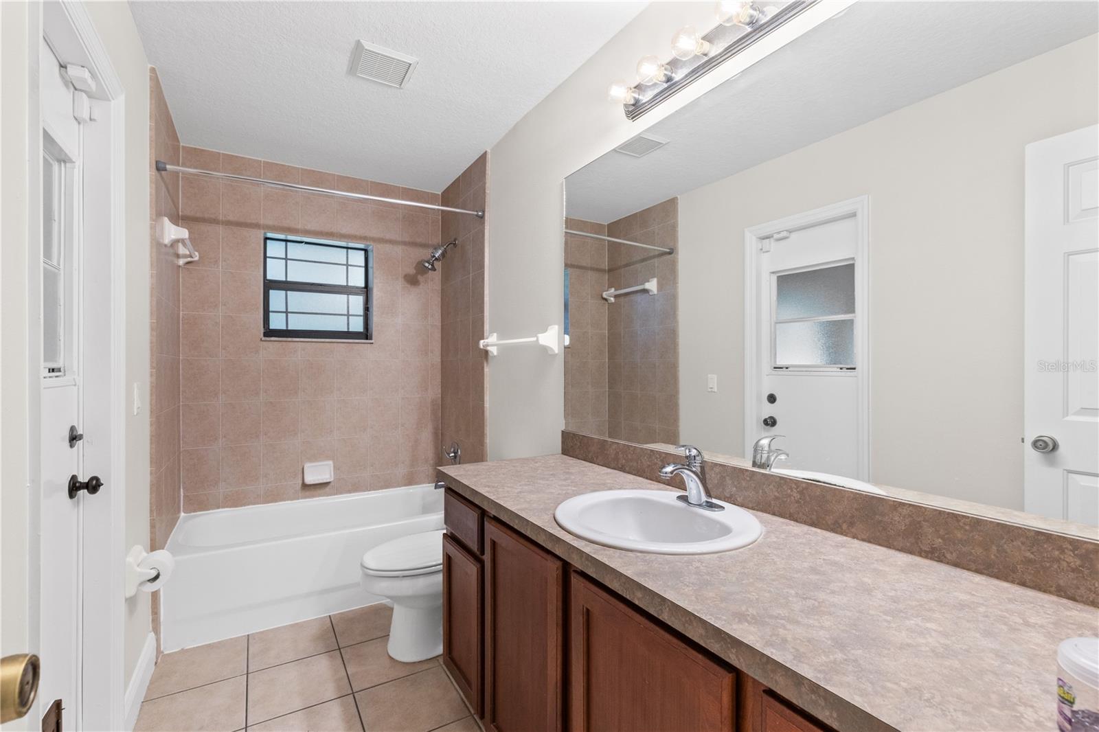 4924 Raylene Way Property Photo 17