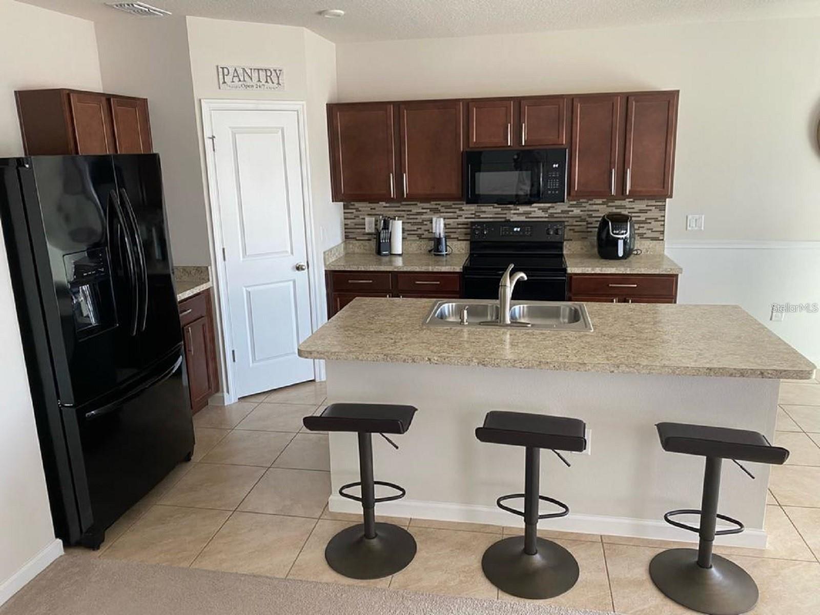 372 Rooks Loop Property Photo 3