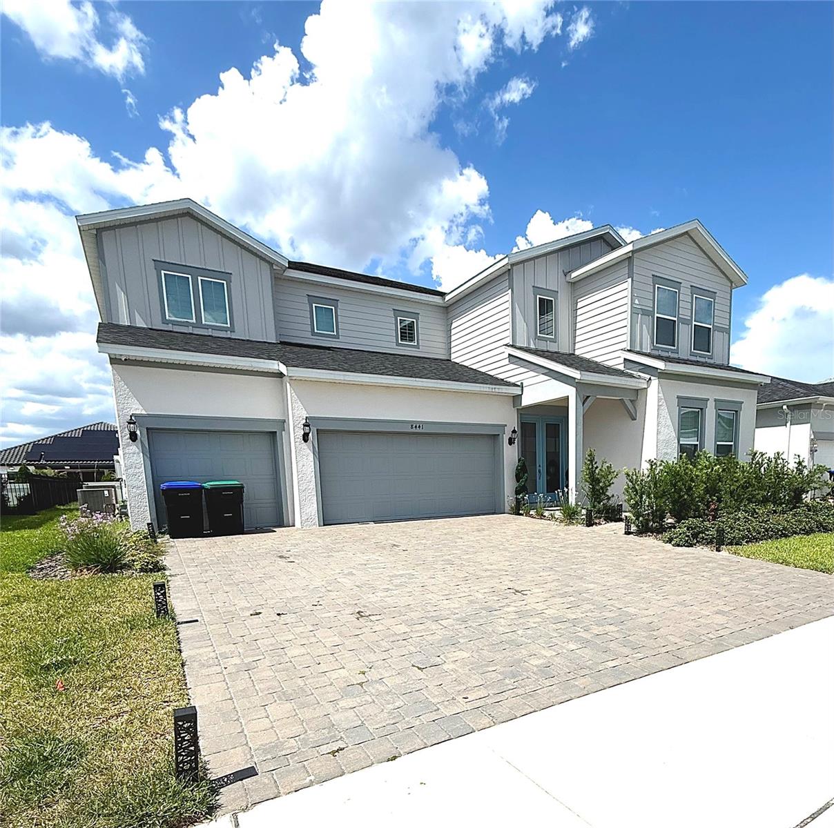8441 Park Cliff Way Property Photo 2