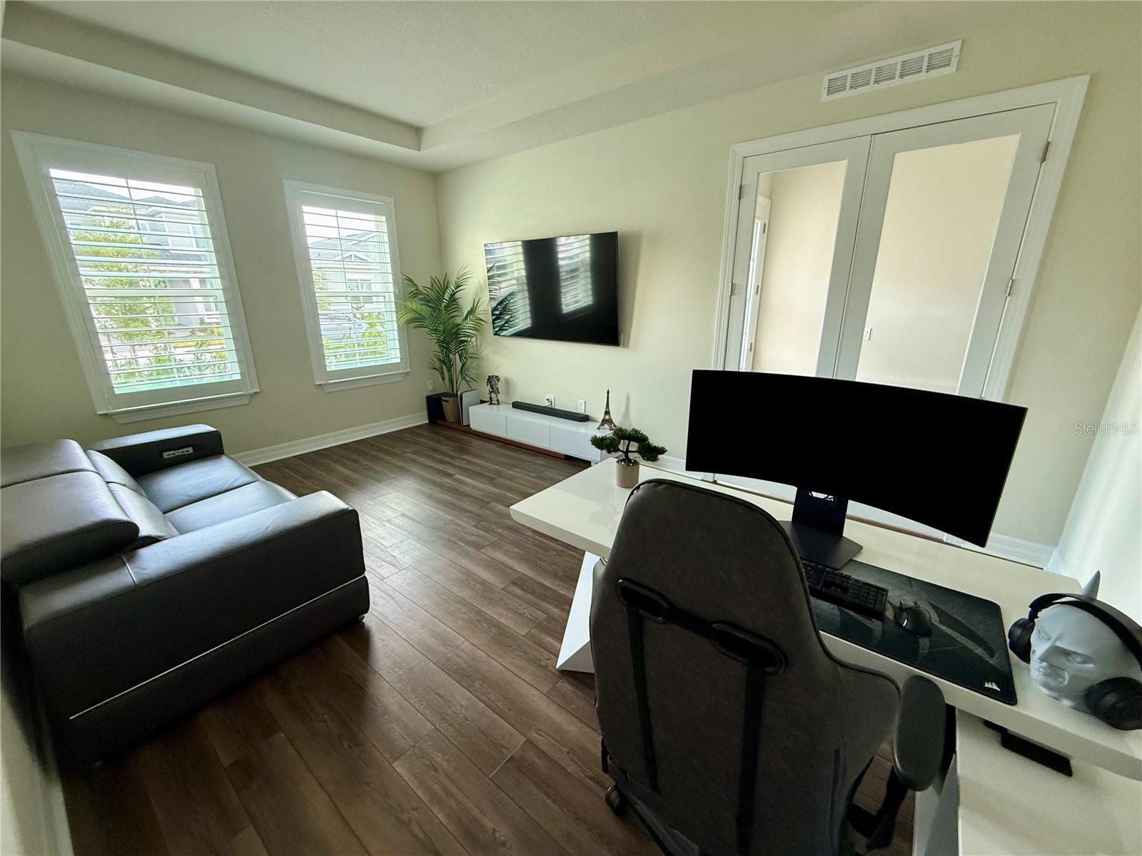 8441 Park Cliff Way Property Photo 6
