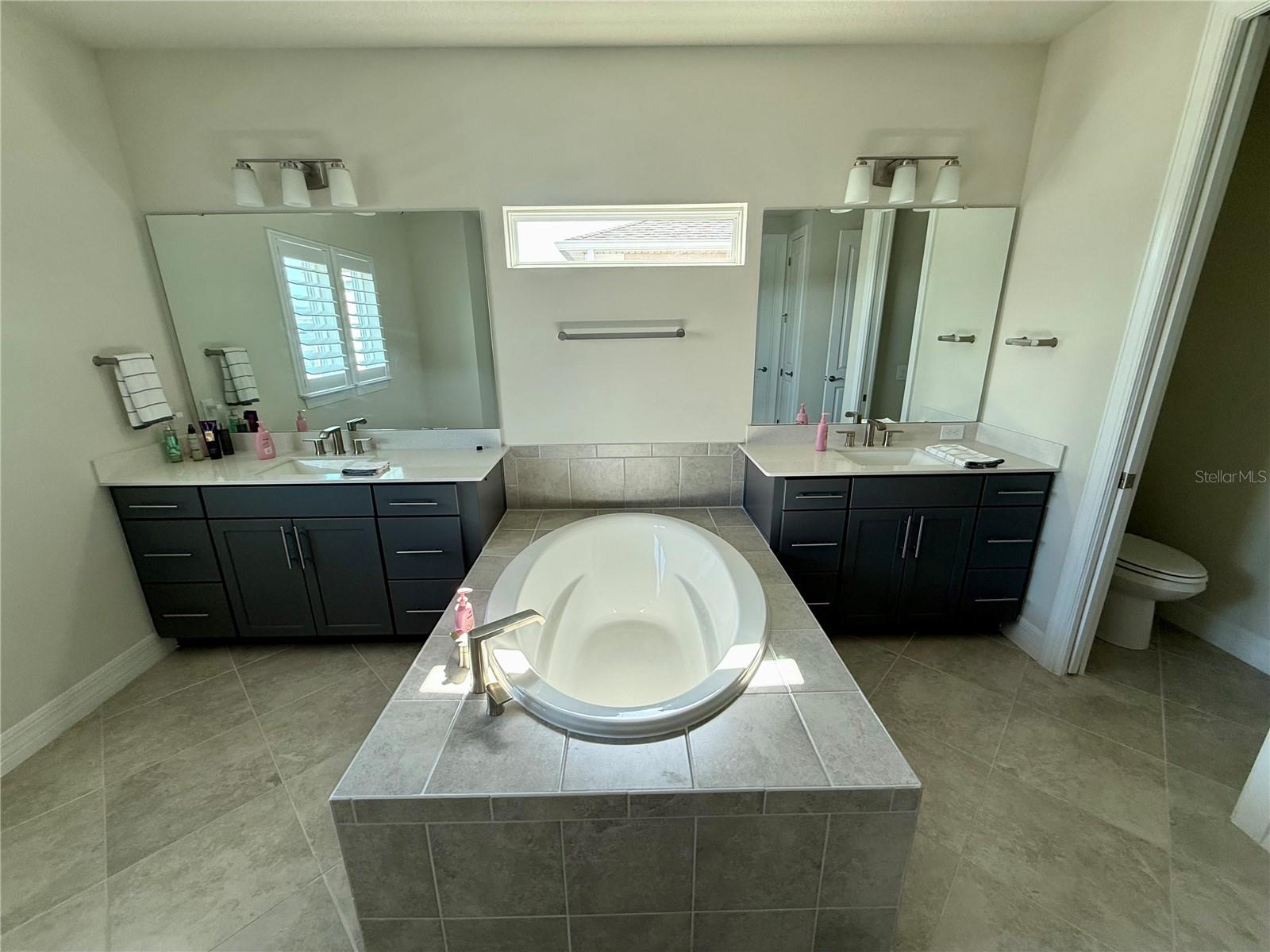 8441 Park Cliff Way Property Photo 36