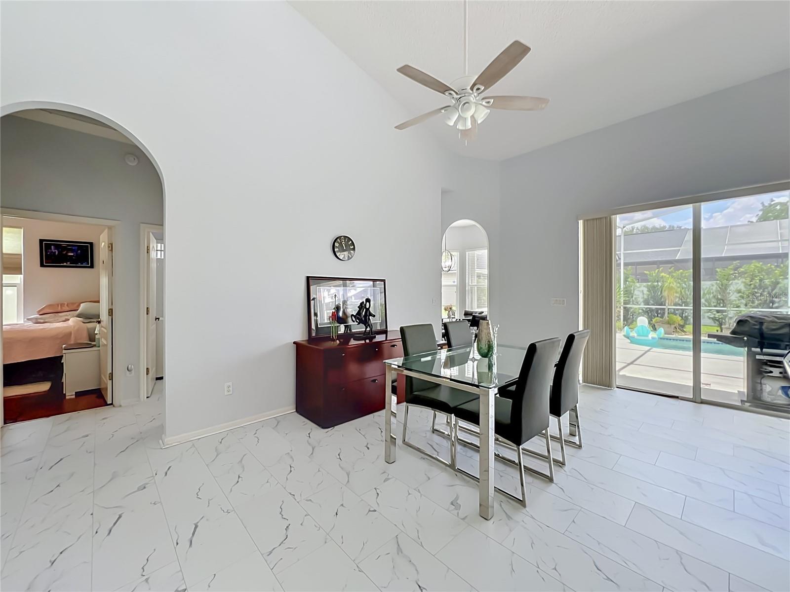 909 Grovesmere Loop Property Photo 13
