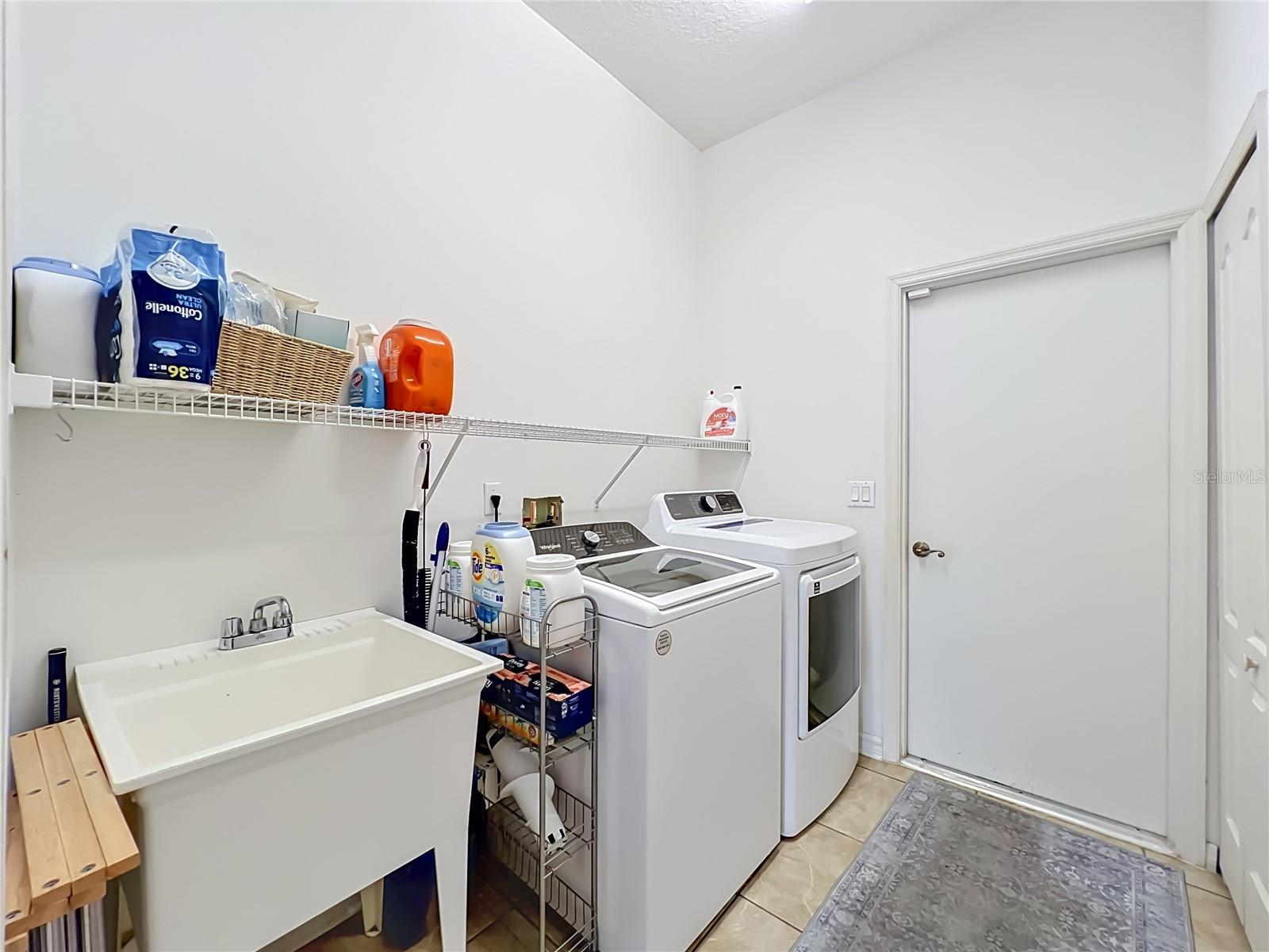 909 Grovesmere Loop Property Photo 35