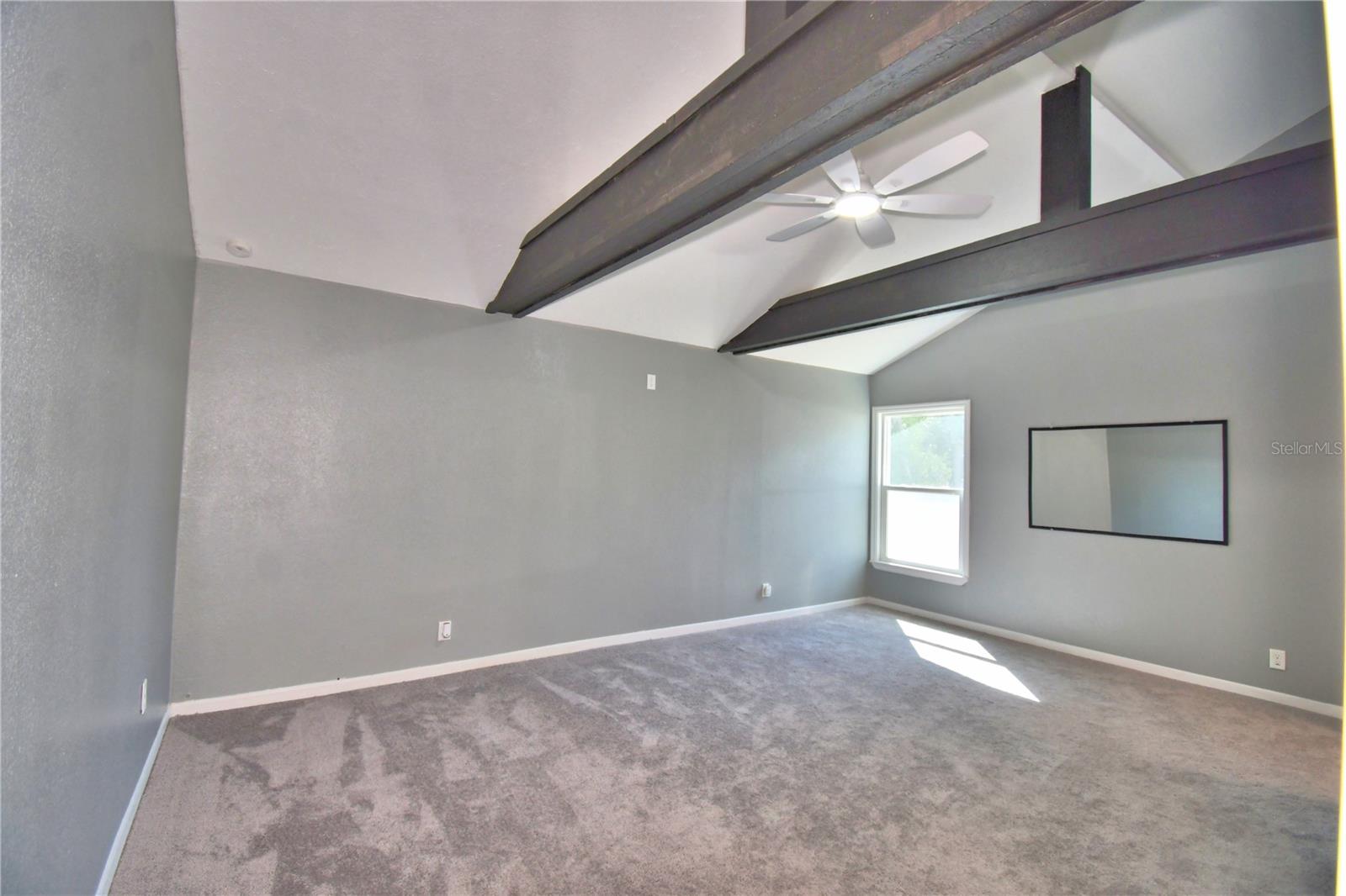 208 Center St Property Photo 15