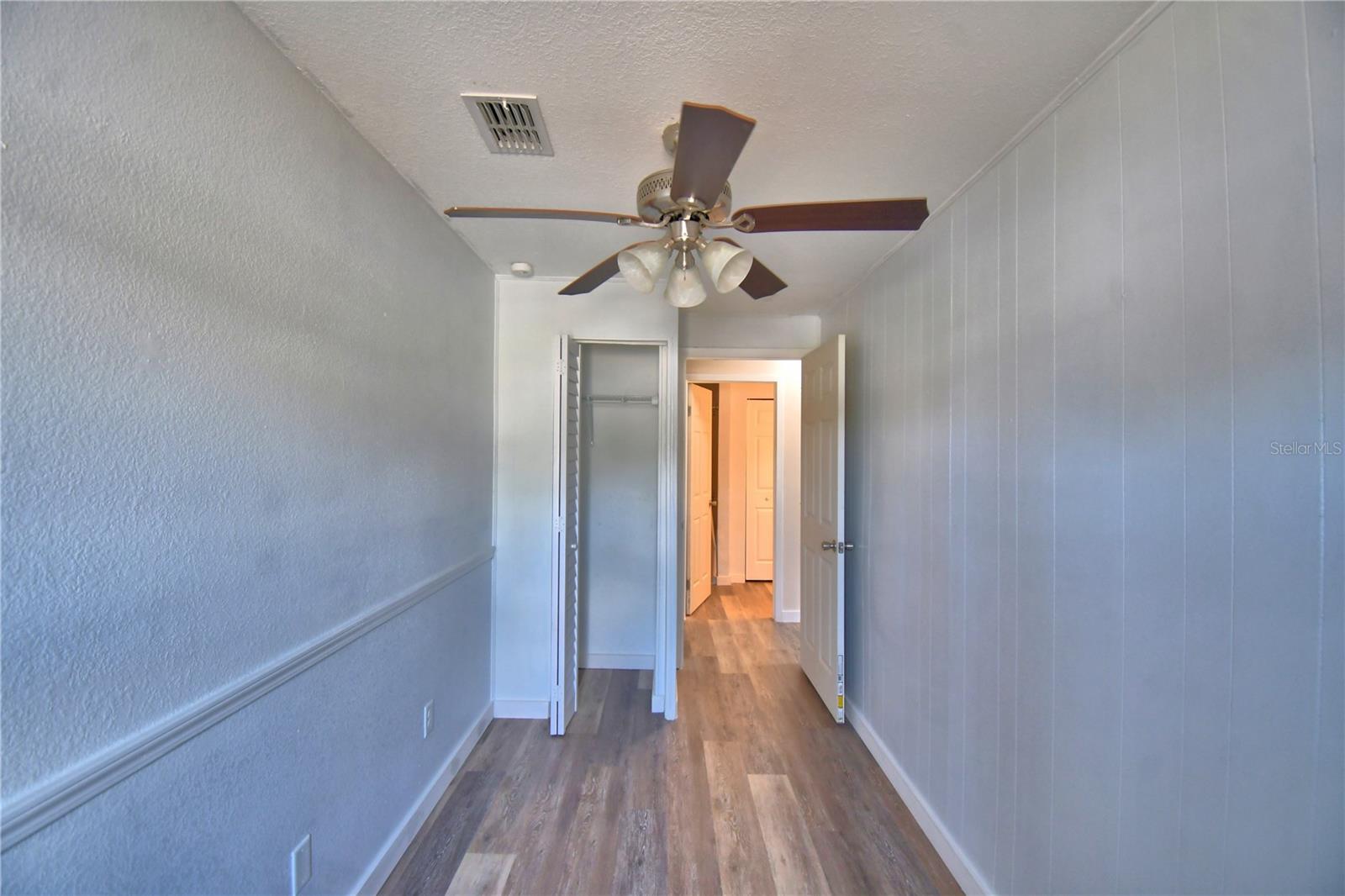 208 Center St Property Photo 27