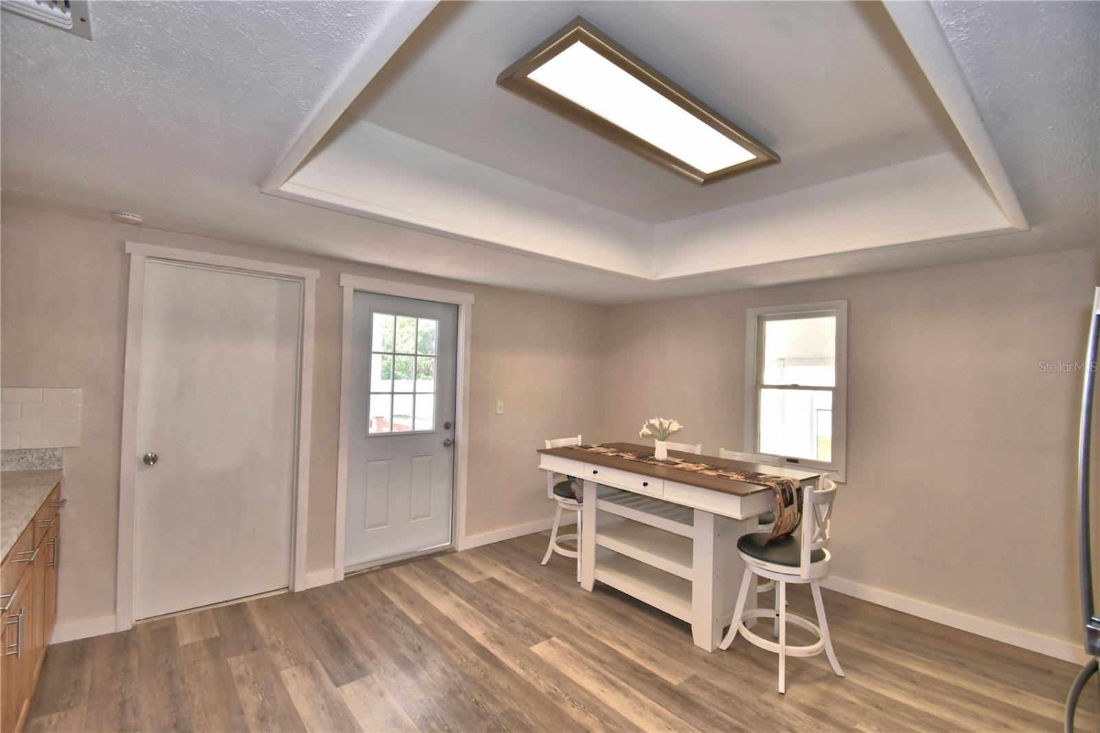 208 Center St Property Photo 33