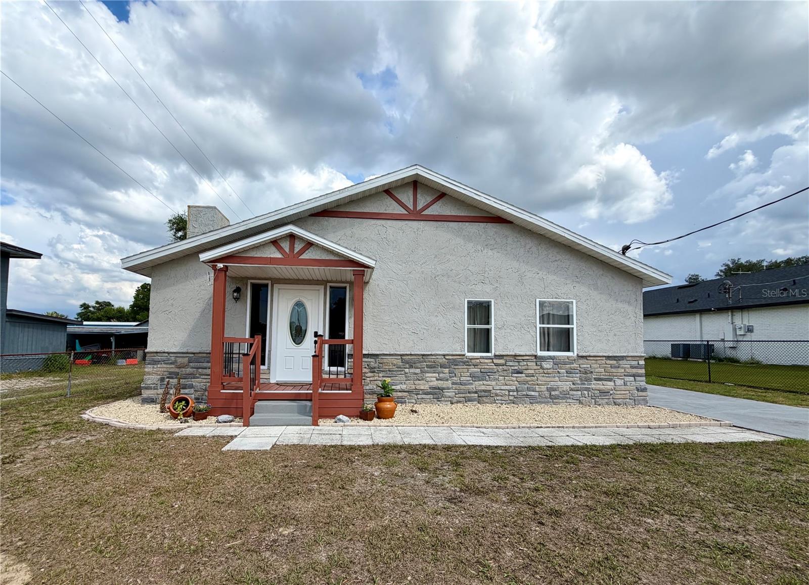 208 Center St Property Photo 47