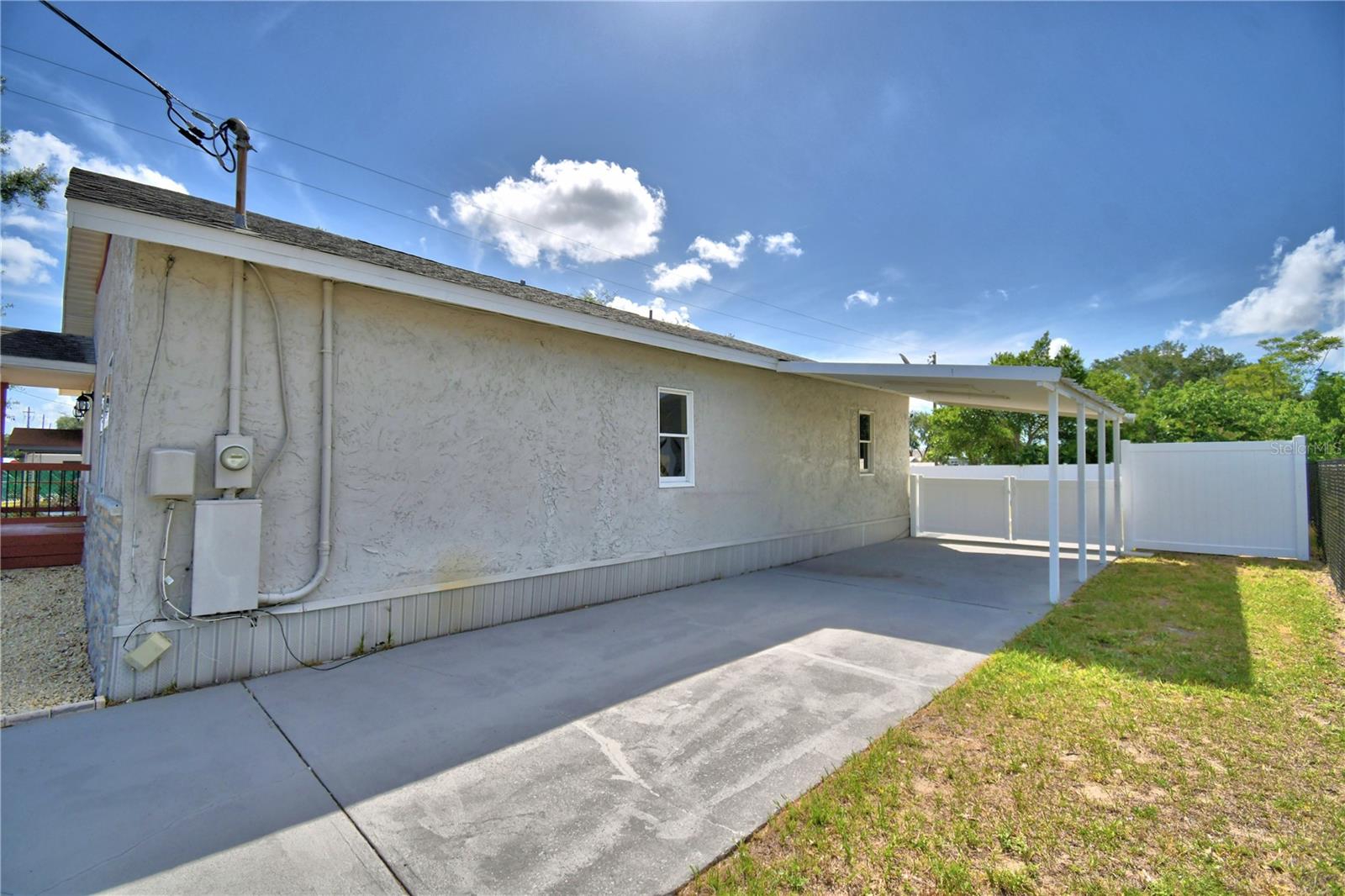 208 Center St Property Photo 49