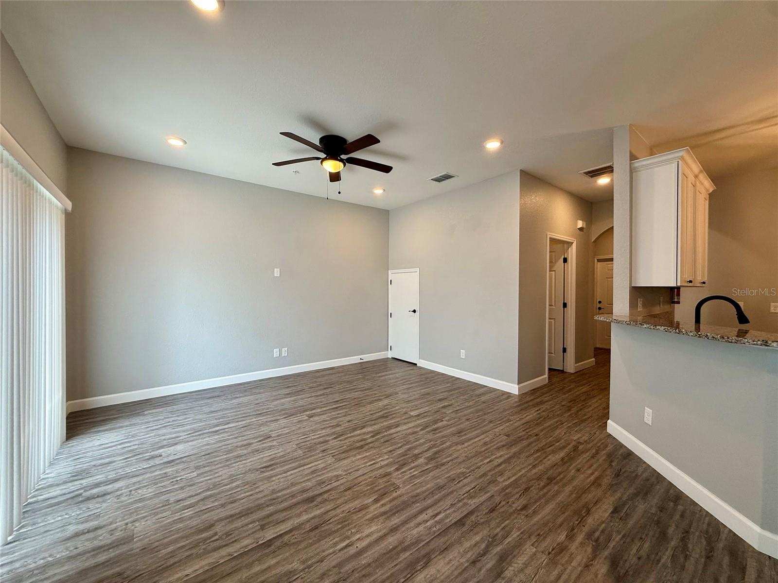 2414 Willow Way Property Photo 5
