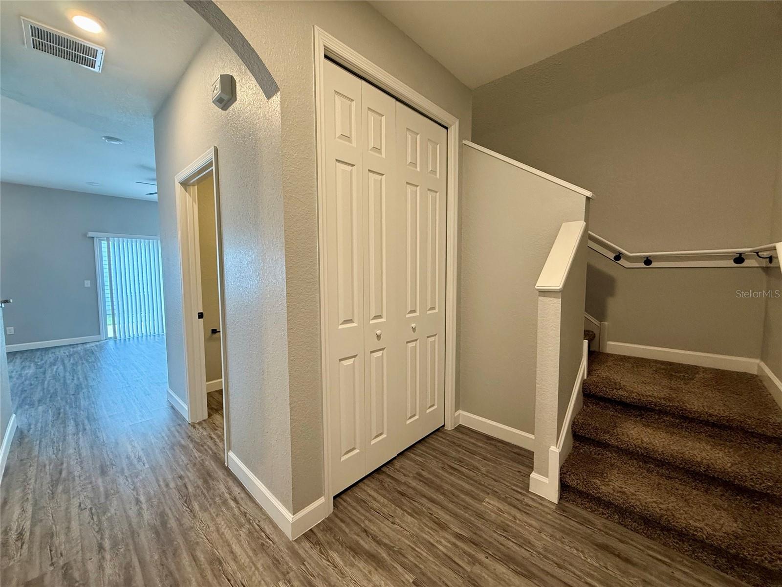 2414 Willow Way Property Photo 14