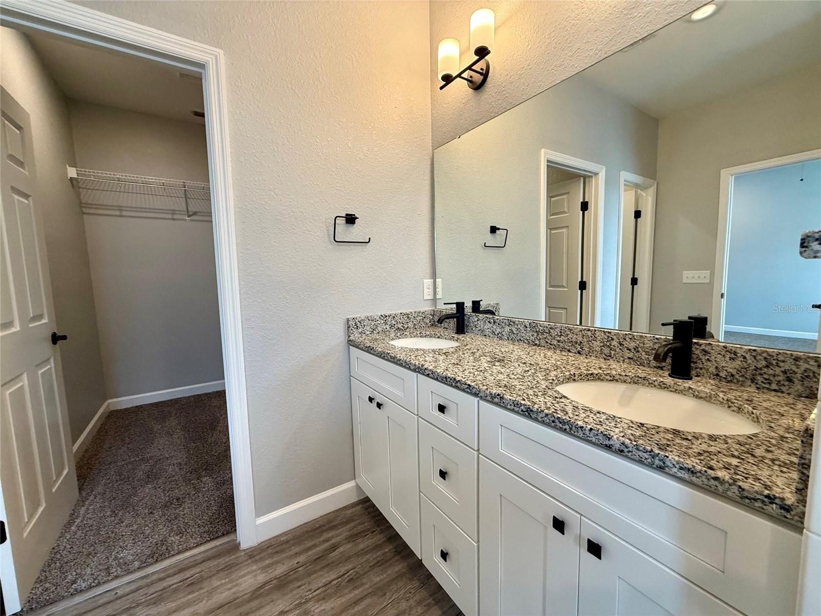 2414 Willow Way Property Photo 17