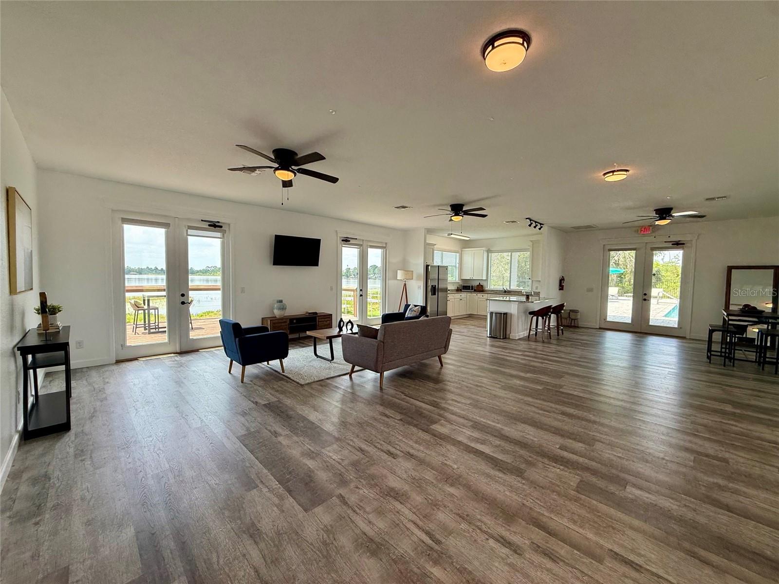 2414 Willow Way Property Photo 28