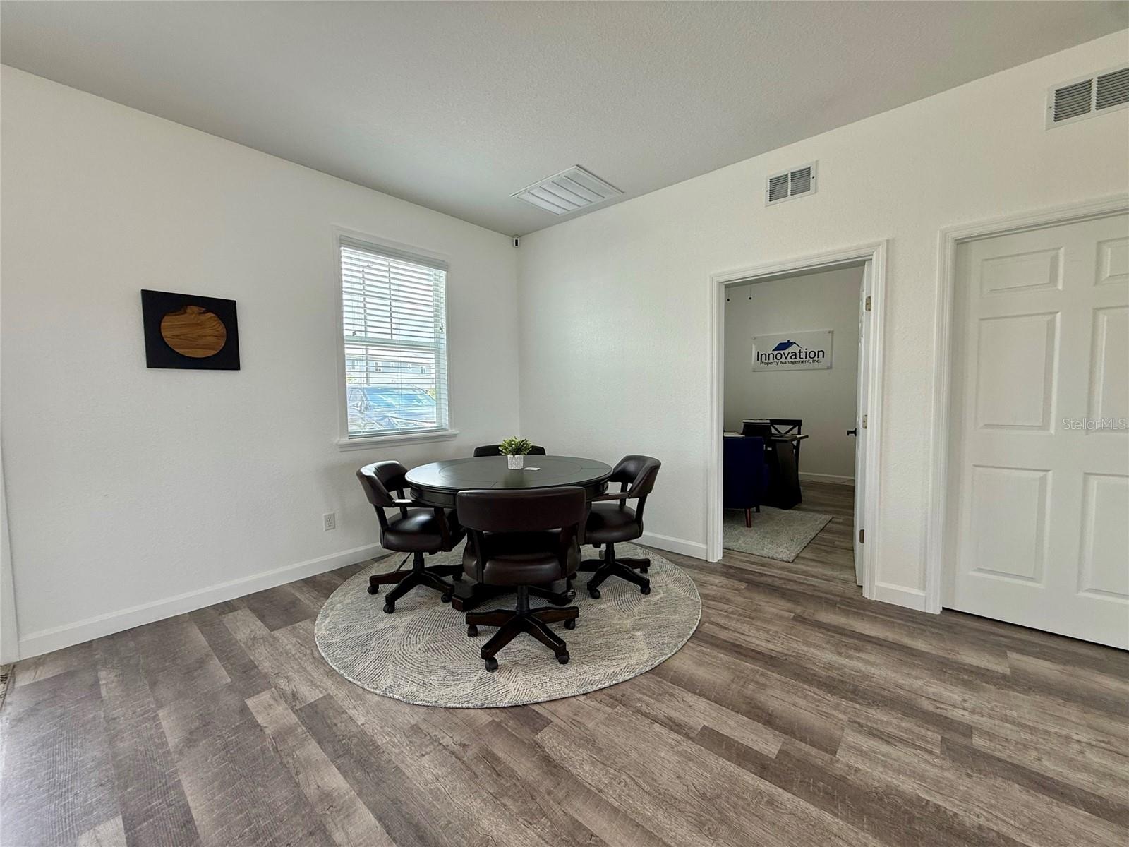 2414 Willow Way Property Photo 31