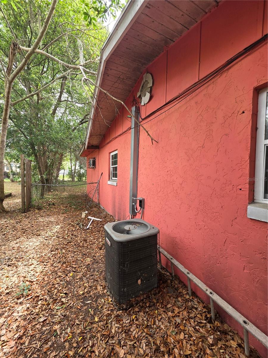 1215 Nw 15th Ave Property Photo 10