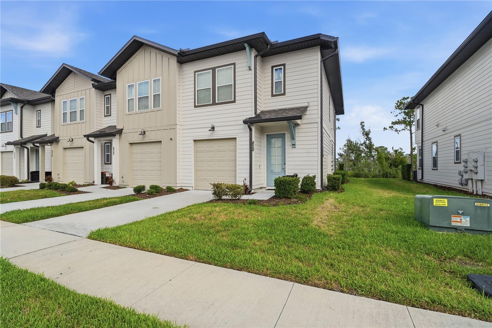 828 Longboat Dr Property Photo 4