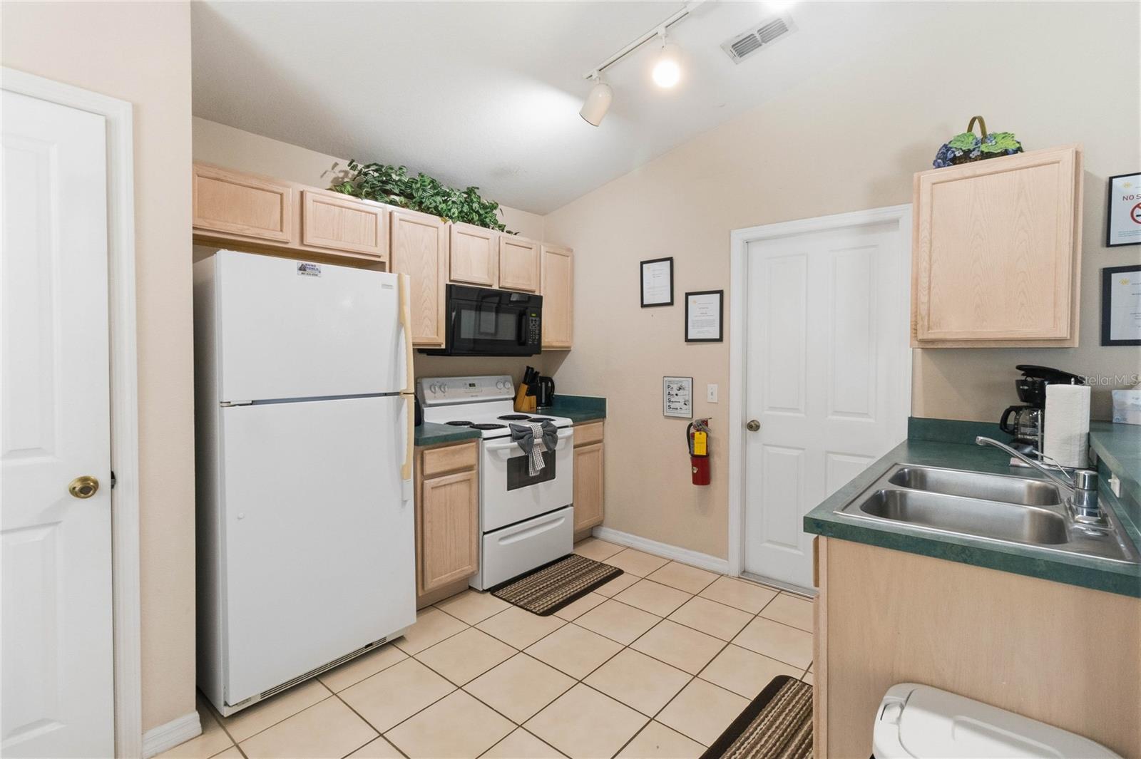 446 Reserve Dr Property Photo 15
