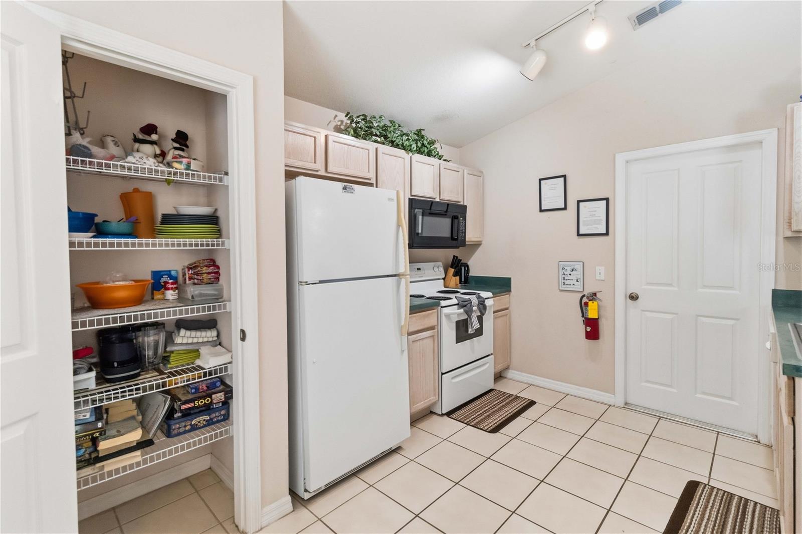446 Reserve Dr Property Photo 18