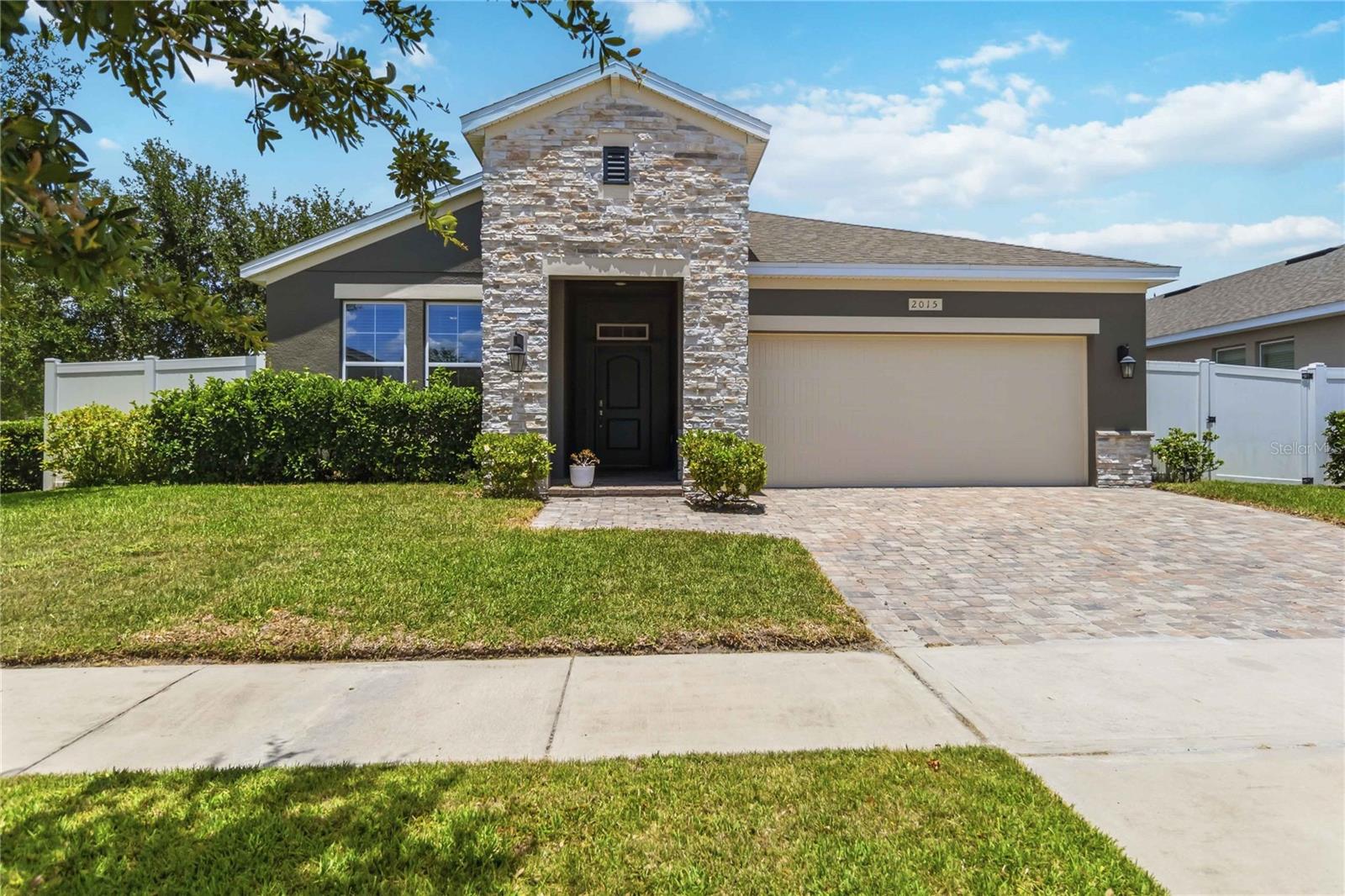 2015 Beacon Landing Cir Property Photo 1