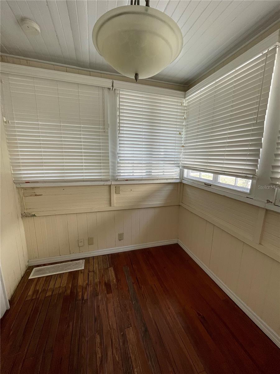 612 E Central Blvd Property Photo 16