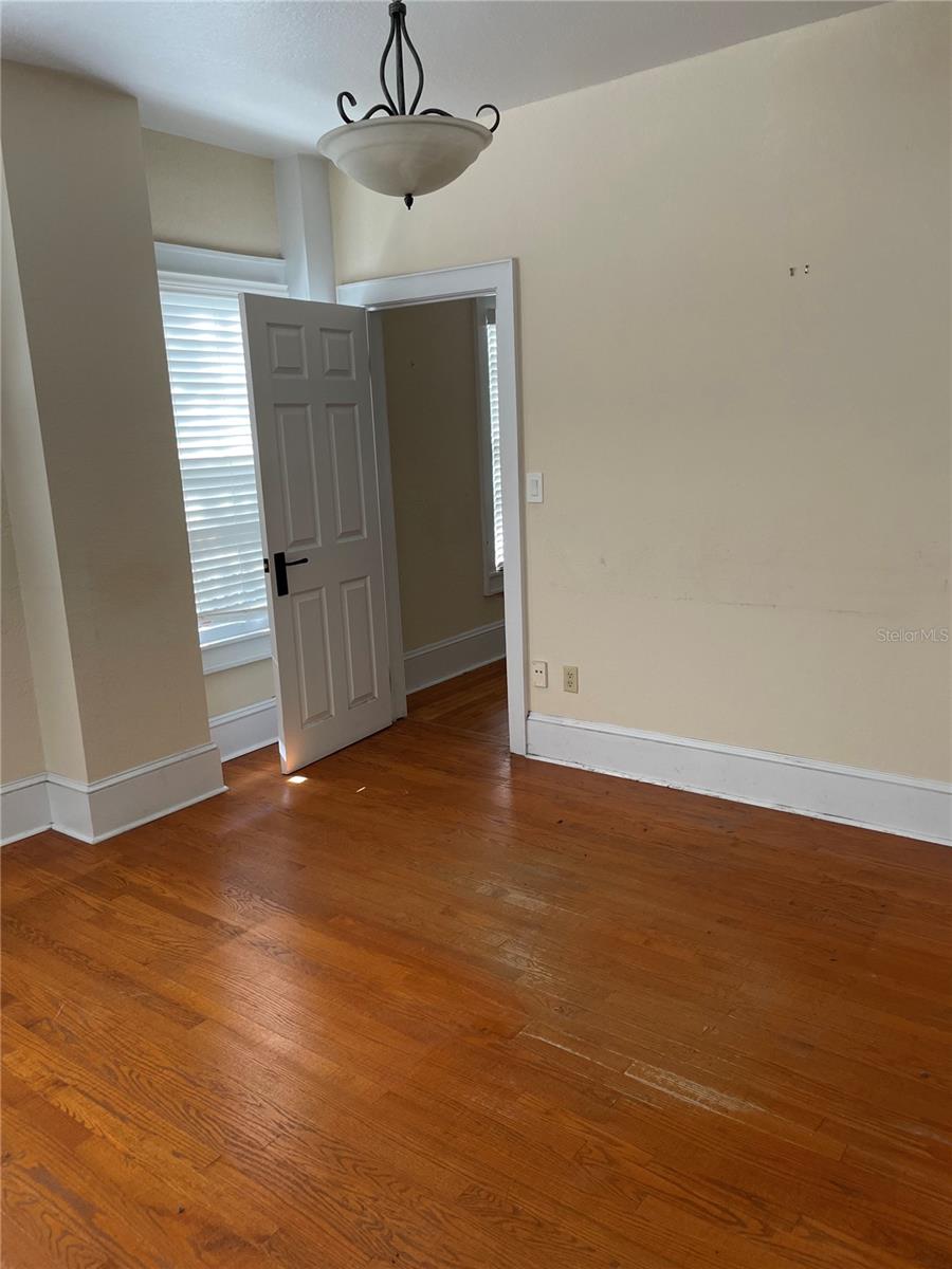 612 E Central Blvd Property Photo 21