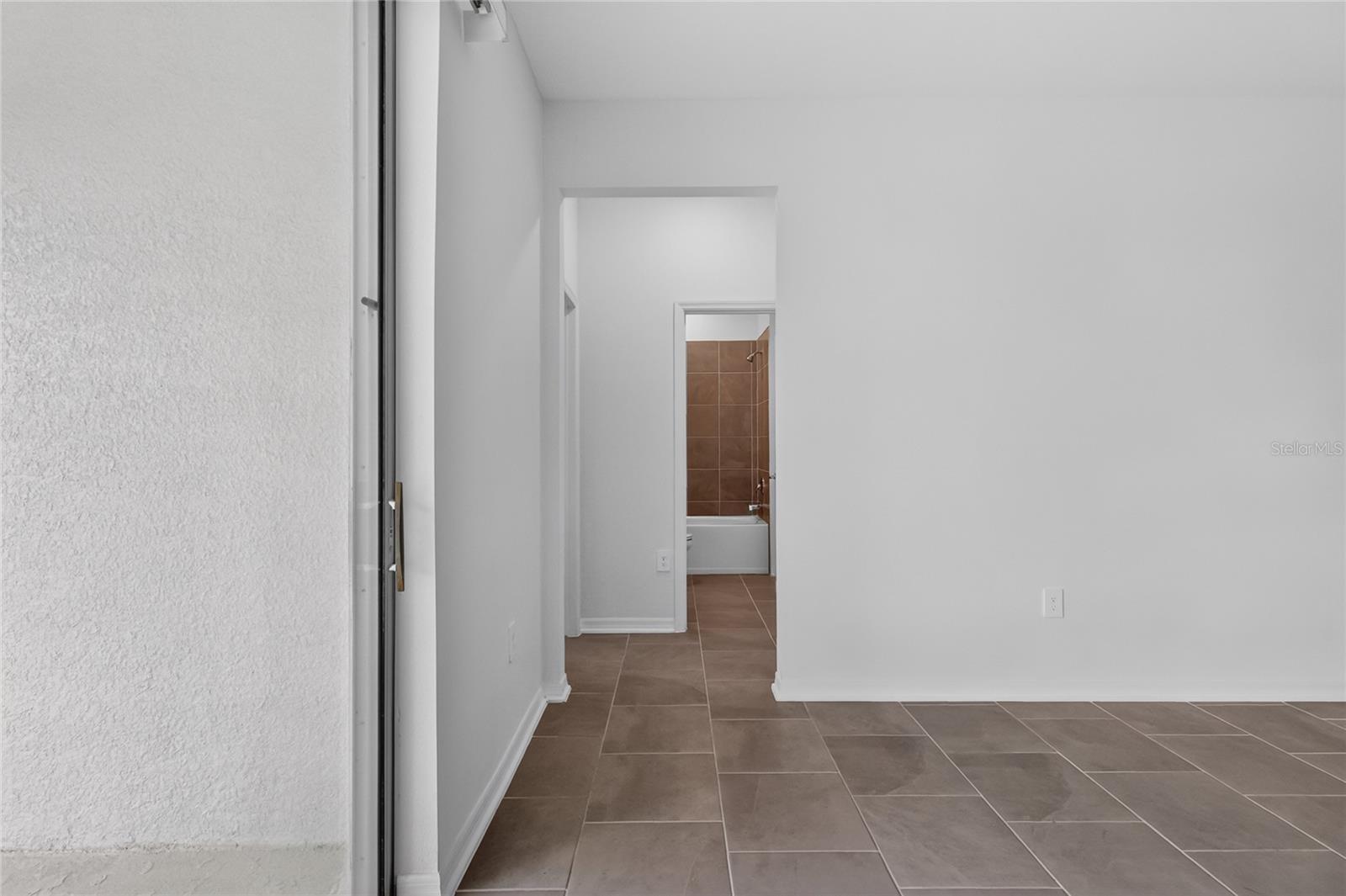 680 Grove St Property Photo 24