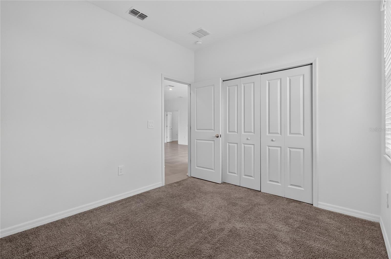 680 Grove St Property Photo 35