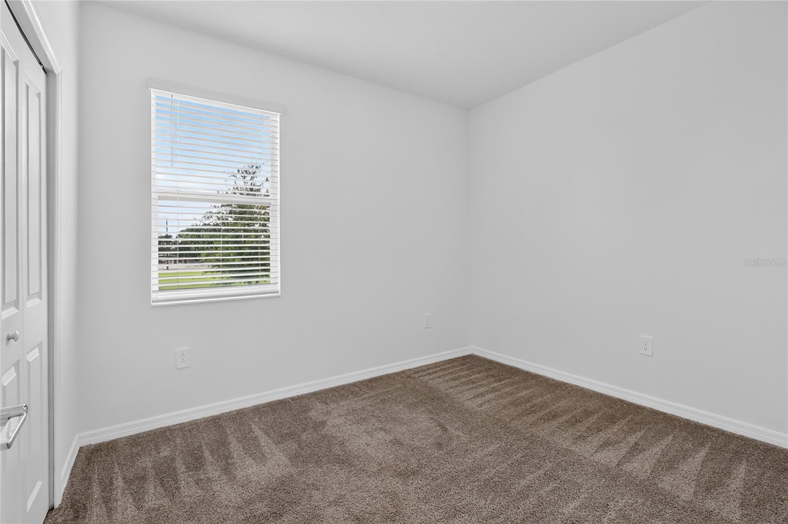 680 Grove St Property Photo 38