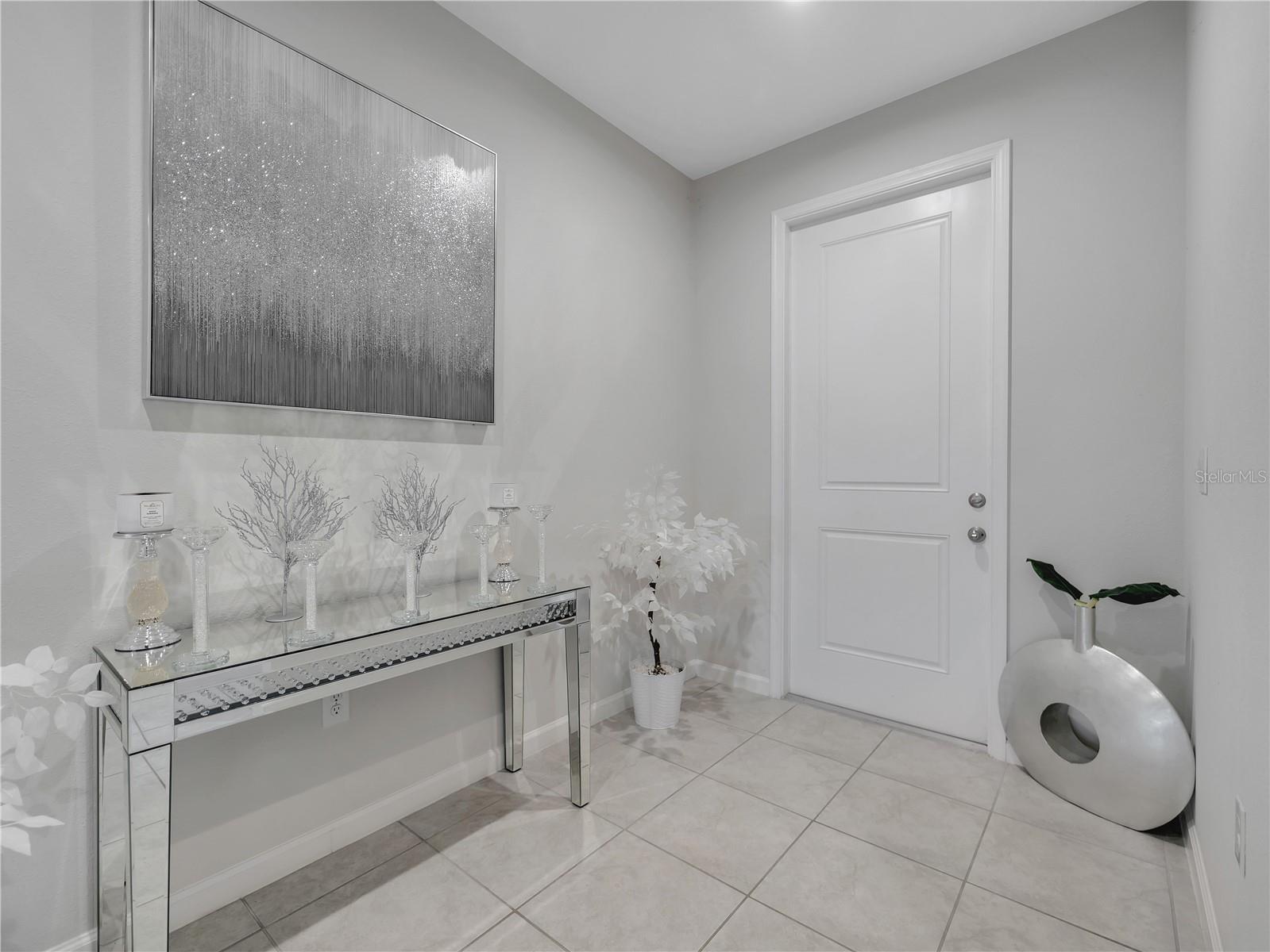 5542 Toulouse Ln Property Photo 3