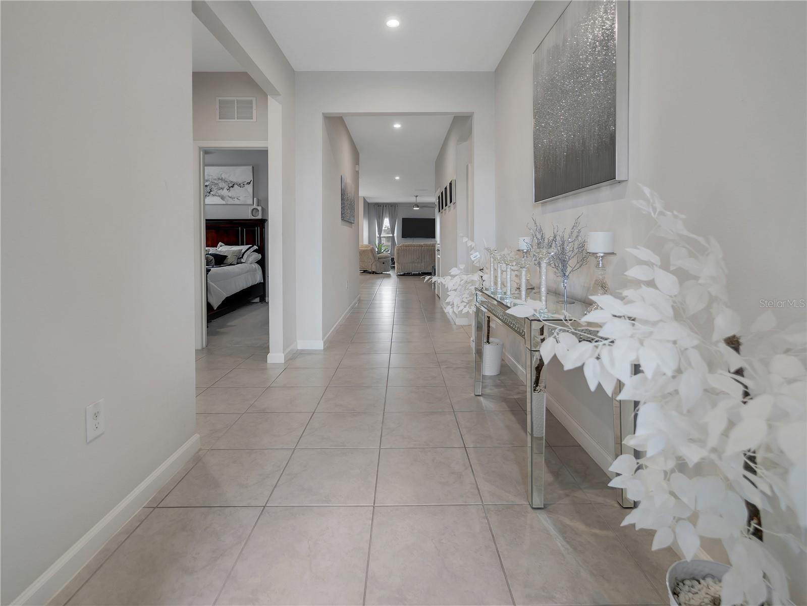 5542 Toulouse Ln Property Photo 4