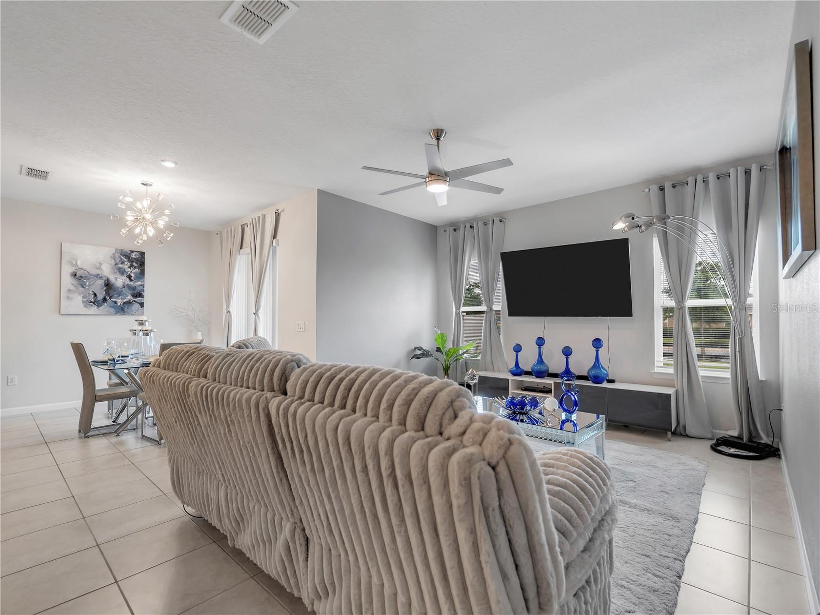 5542 Toulouse Ln Property Photo 12