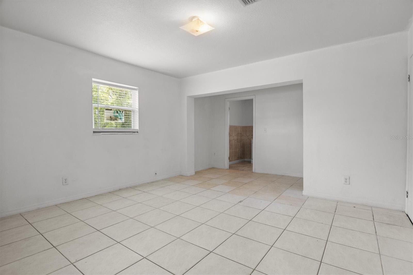 844 Chamberlain Blvd Property Photo 14