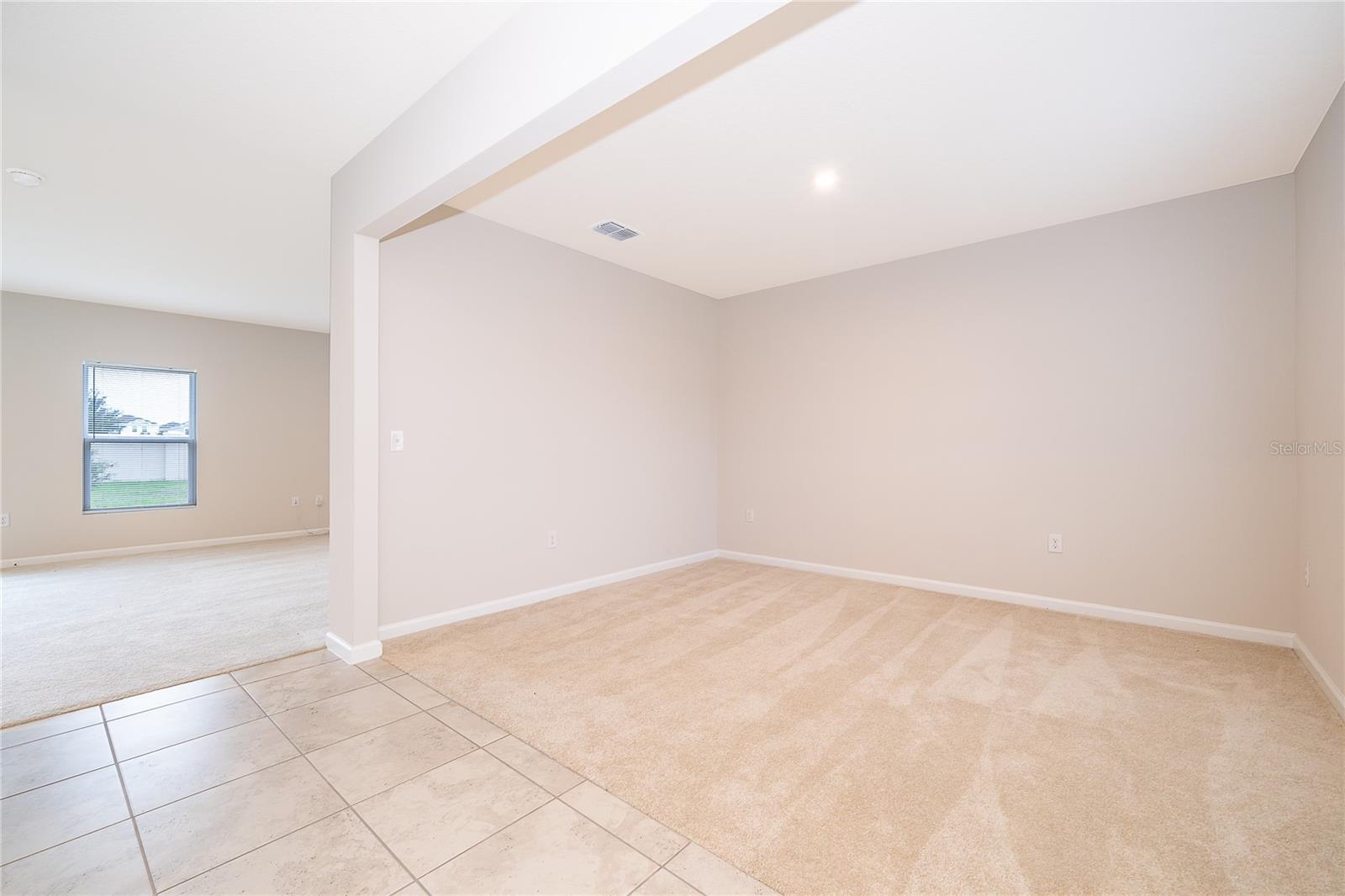 1221 Lexington Ln Property Photo 5