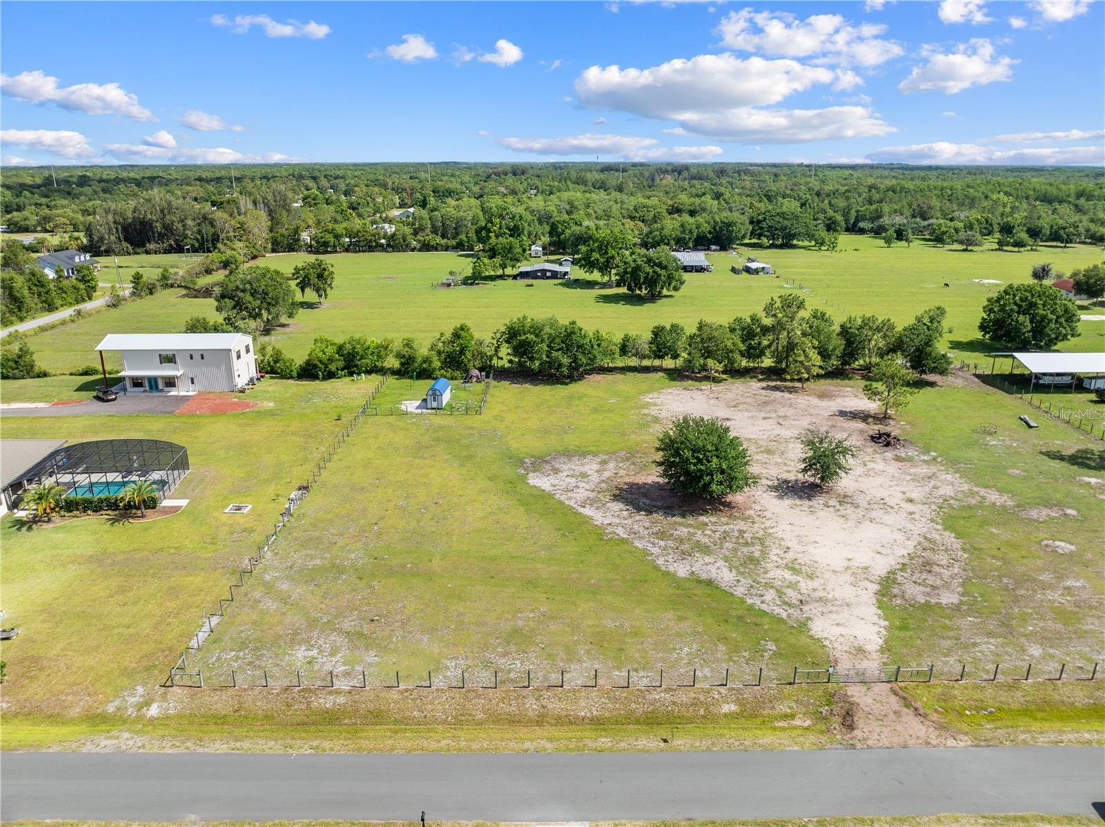 Hunting Lodge Dr Property Photo 8