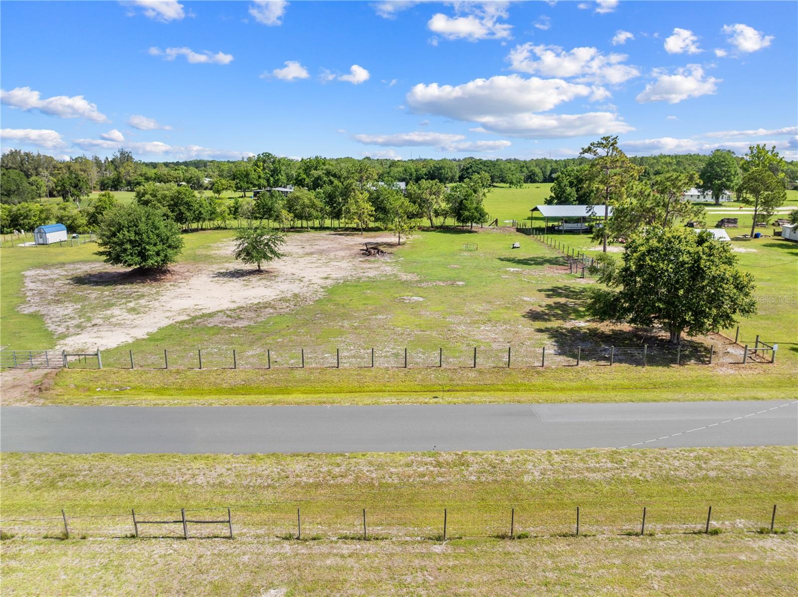 Hunting Lodge Dr Property Photo 3